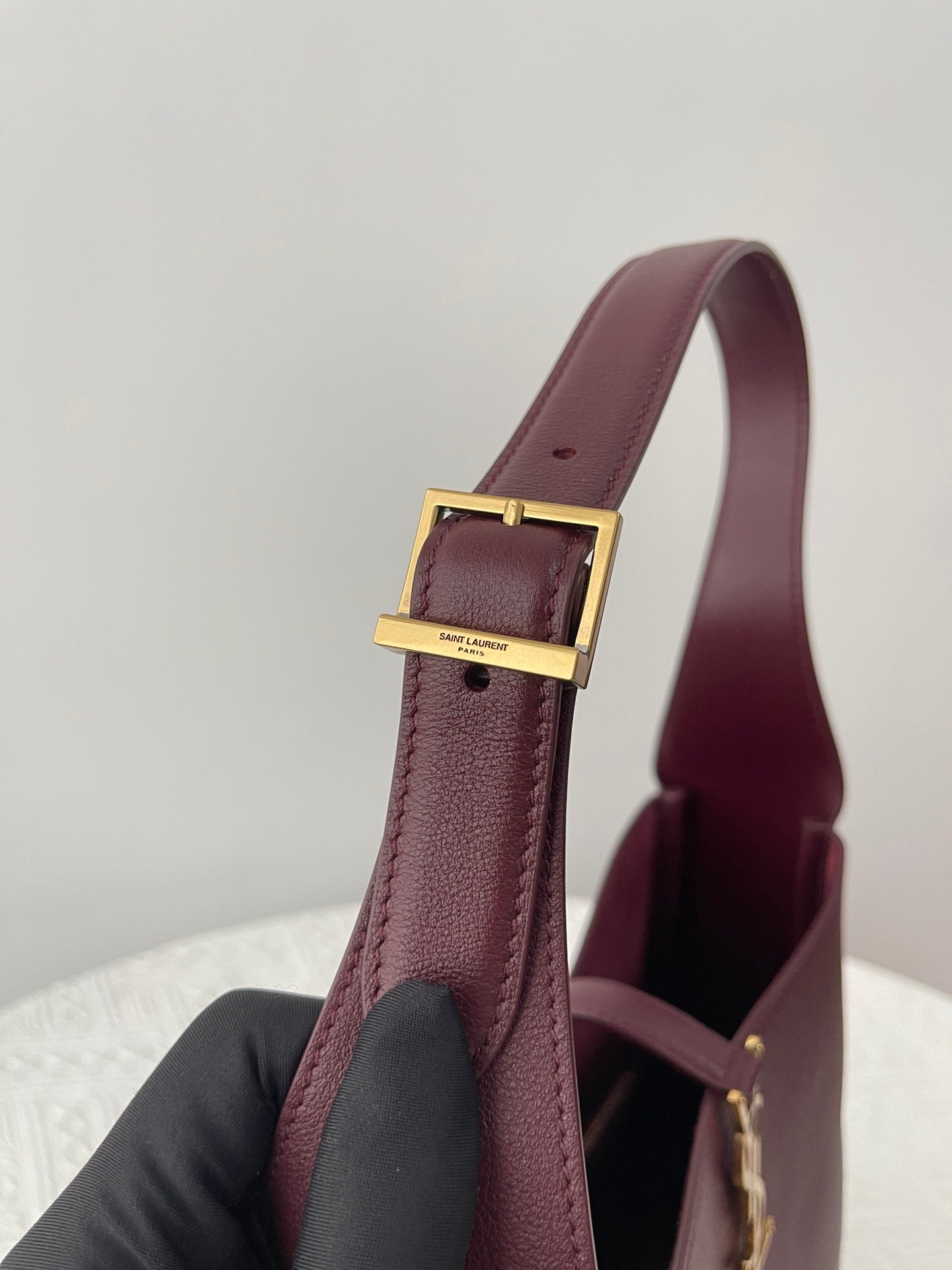 생로랑 LE 5À7 호보 스몰