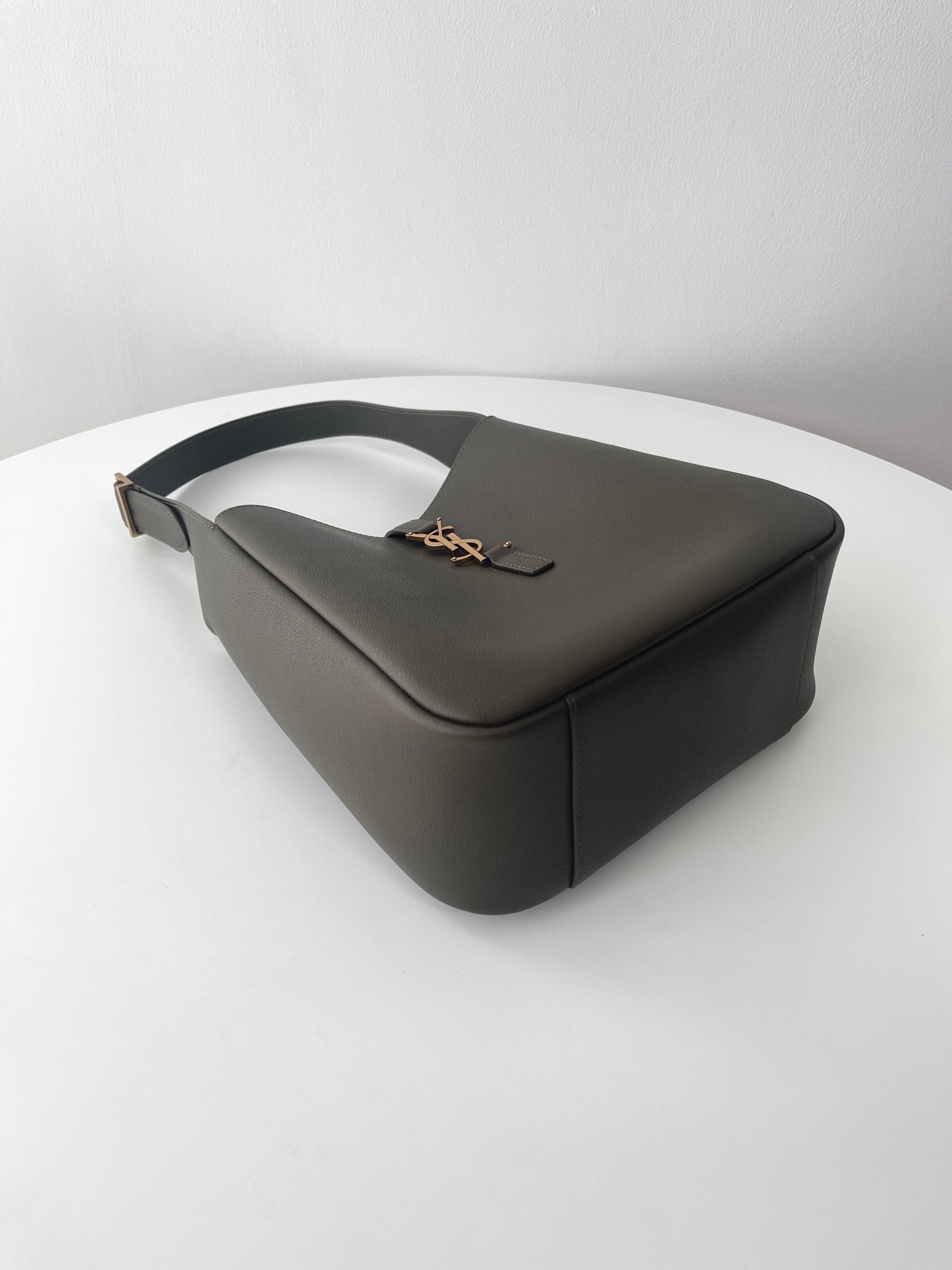 생로랑 LE 5À7 호보 스몰