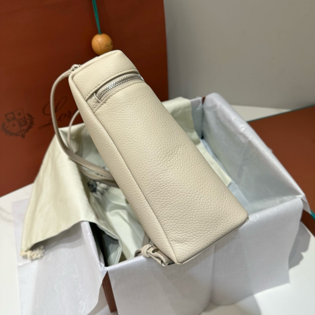 로로피아나 엑스트라포켓 백팩 L23.5