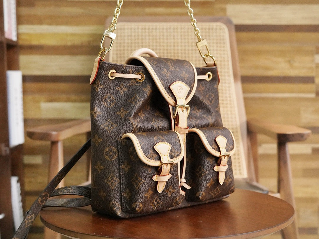 루이비통 익스커션 백팩 PM