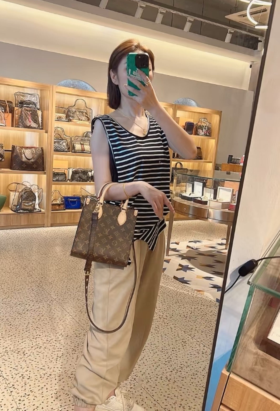 루이비통 삭플라 BB