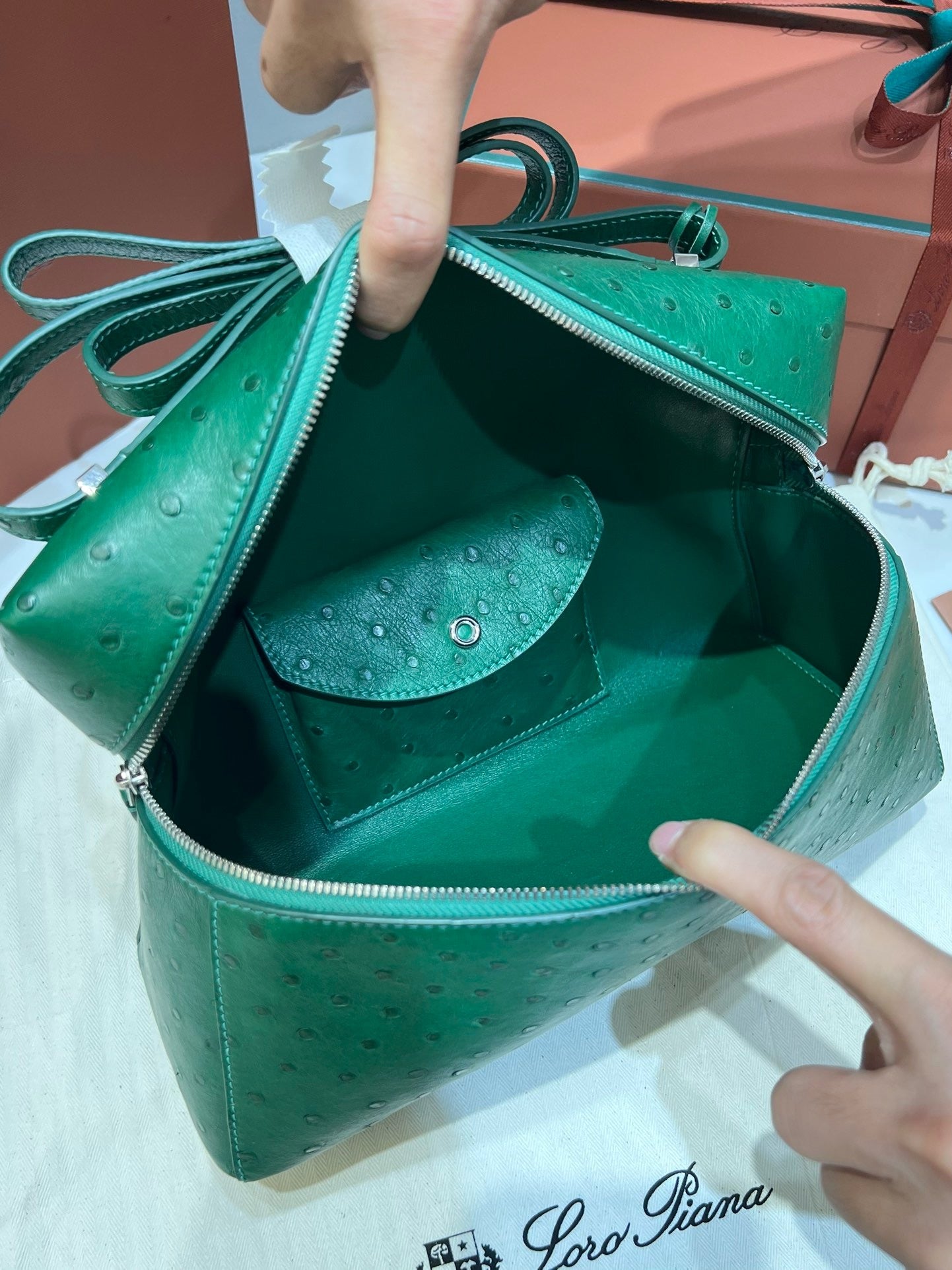 로로피아나 엑스트라백 L27 오스트리치