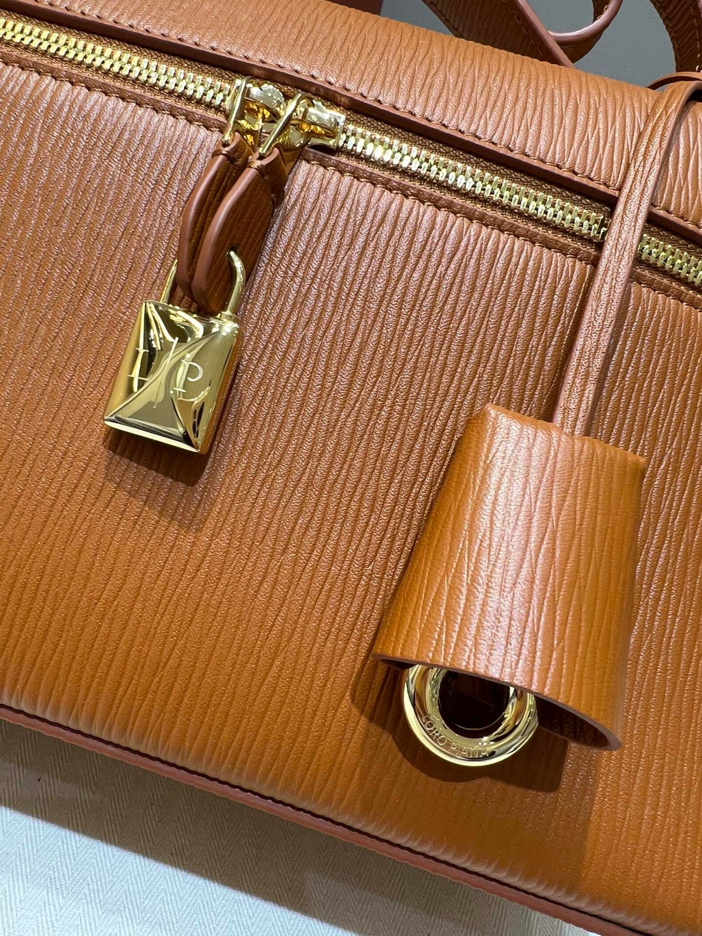 로로피아나 엑스트라백 L27 에비에이션 그레인