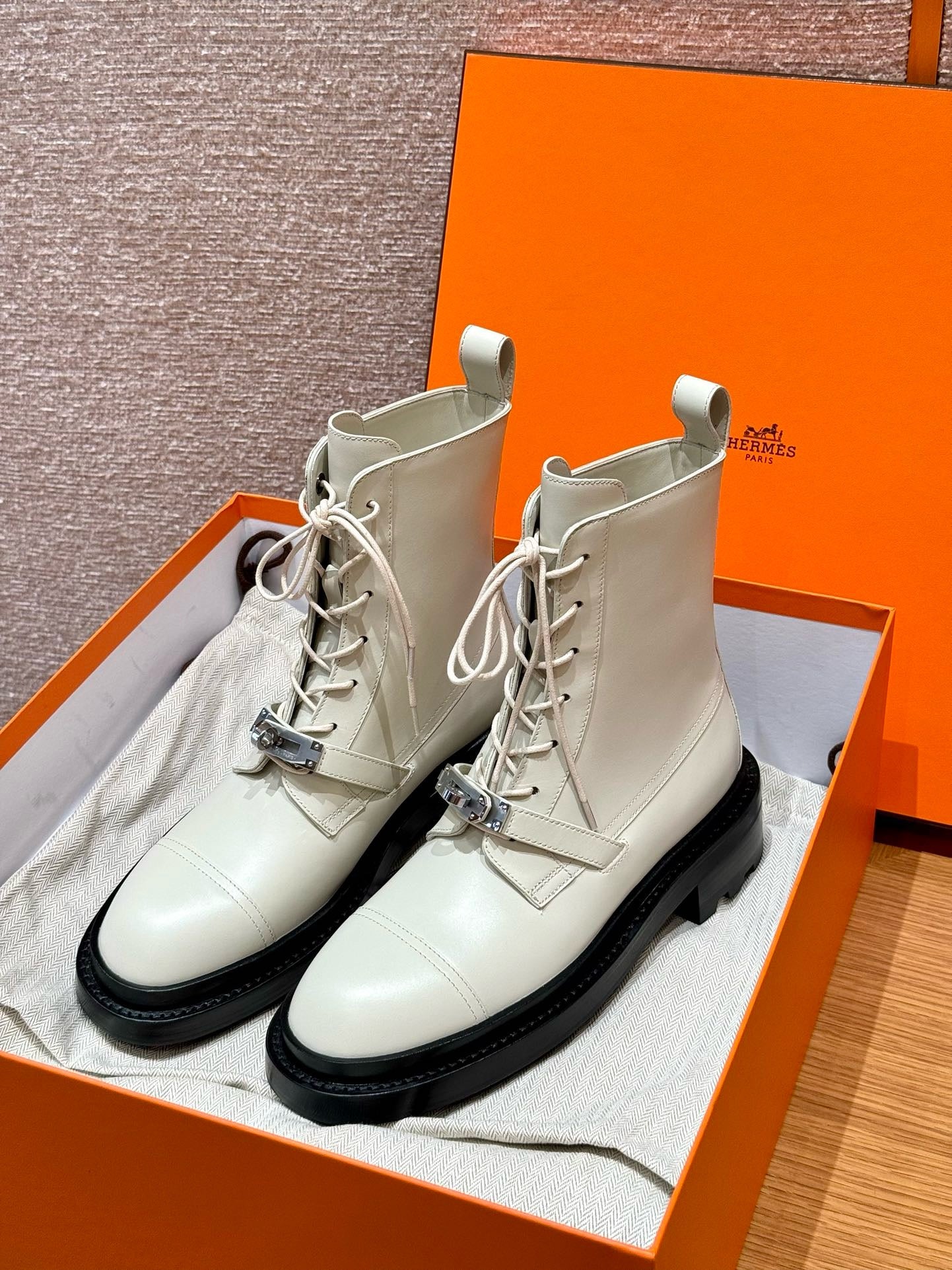에르메스 First 퍼스트 로퍼