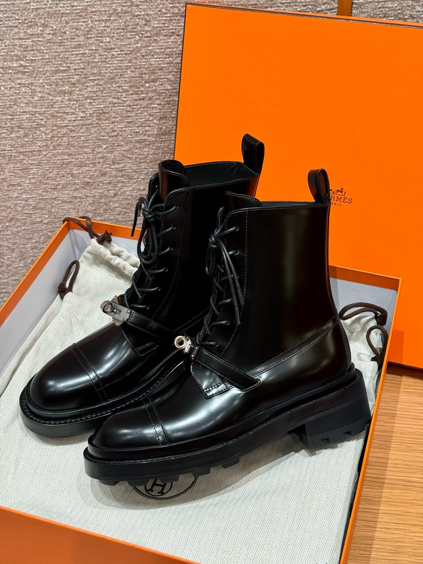 에르메스 First 퍼스트 로퍼