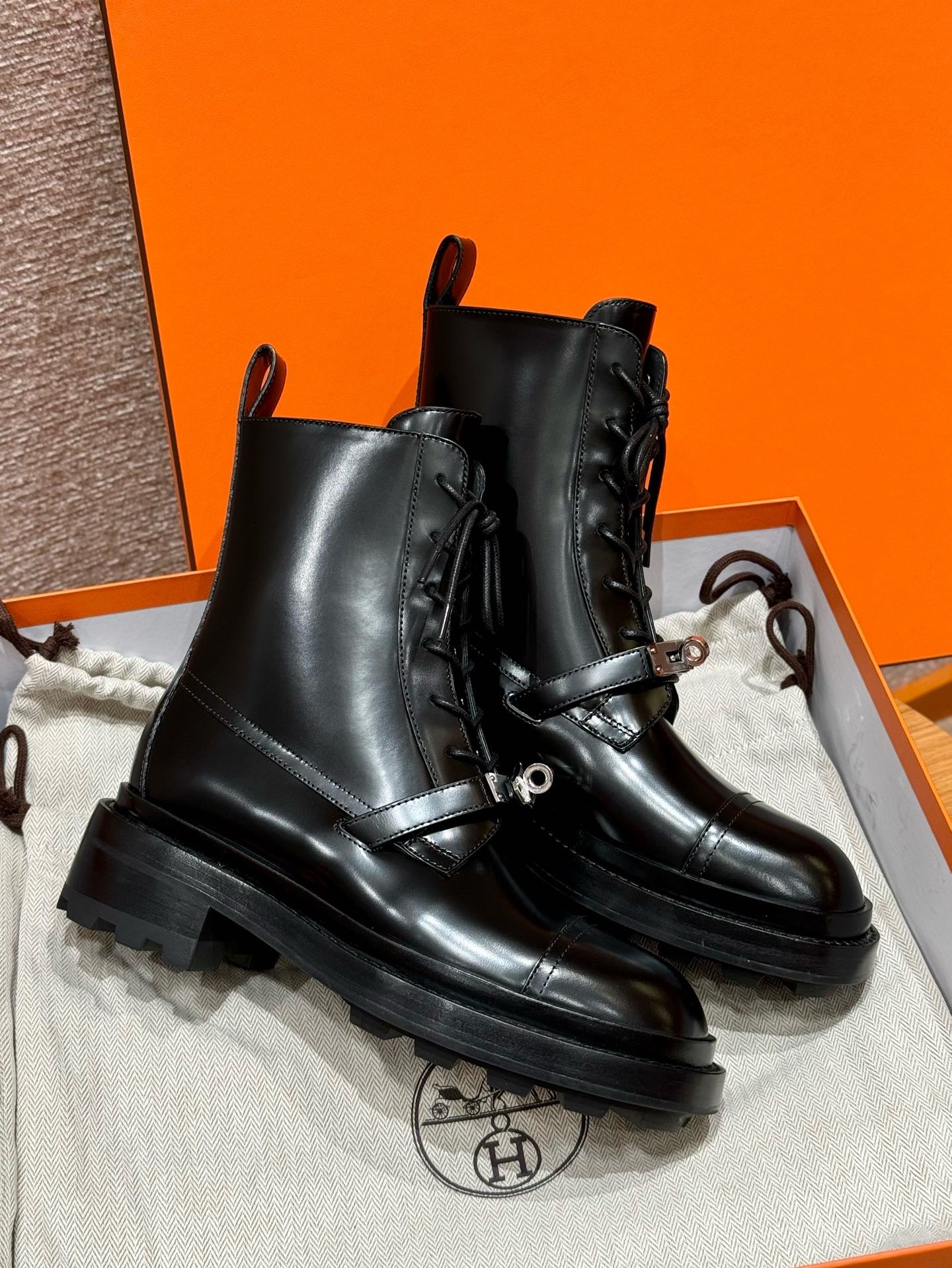 에르메스 First 퍼스트 로퍼