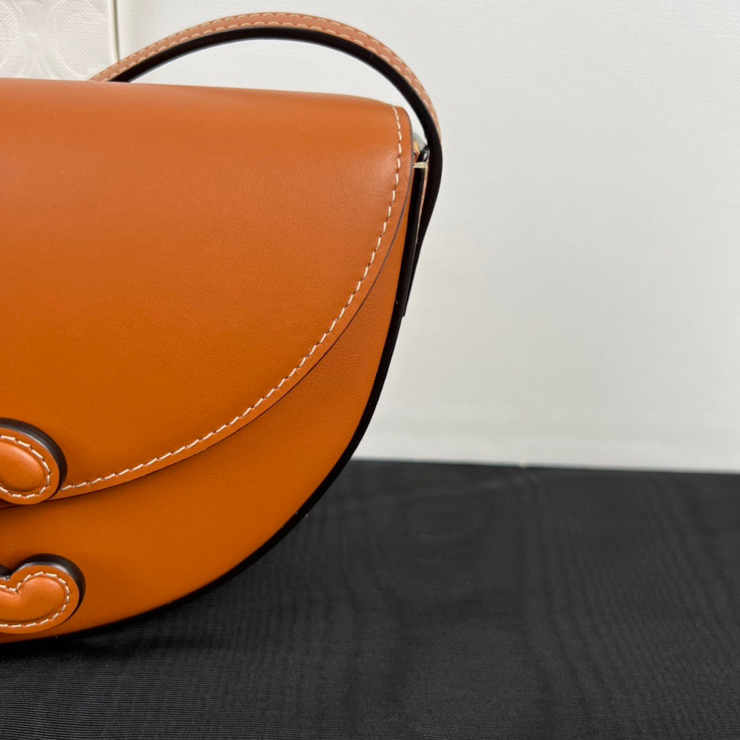 셀린느 퀴르 트리옹프 베사체백