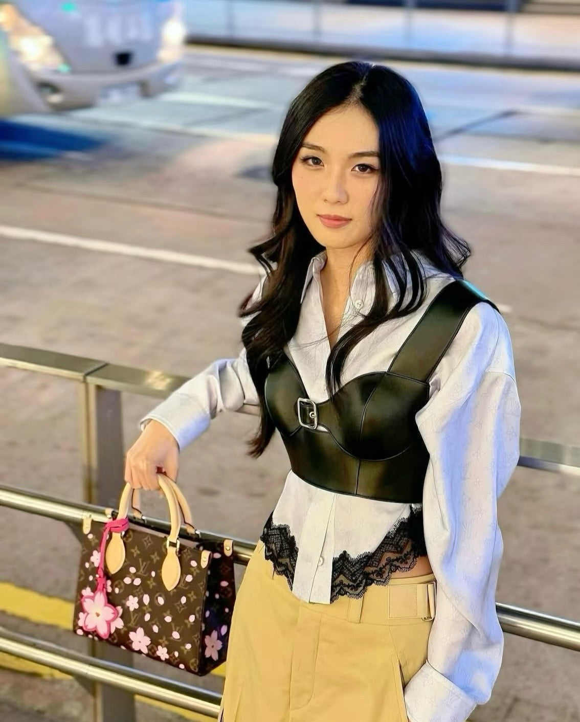 루이비통 무라카미 사쿠라 온더고 PM