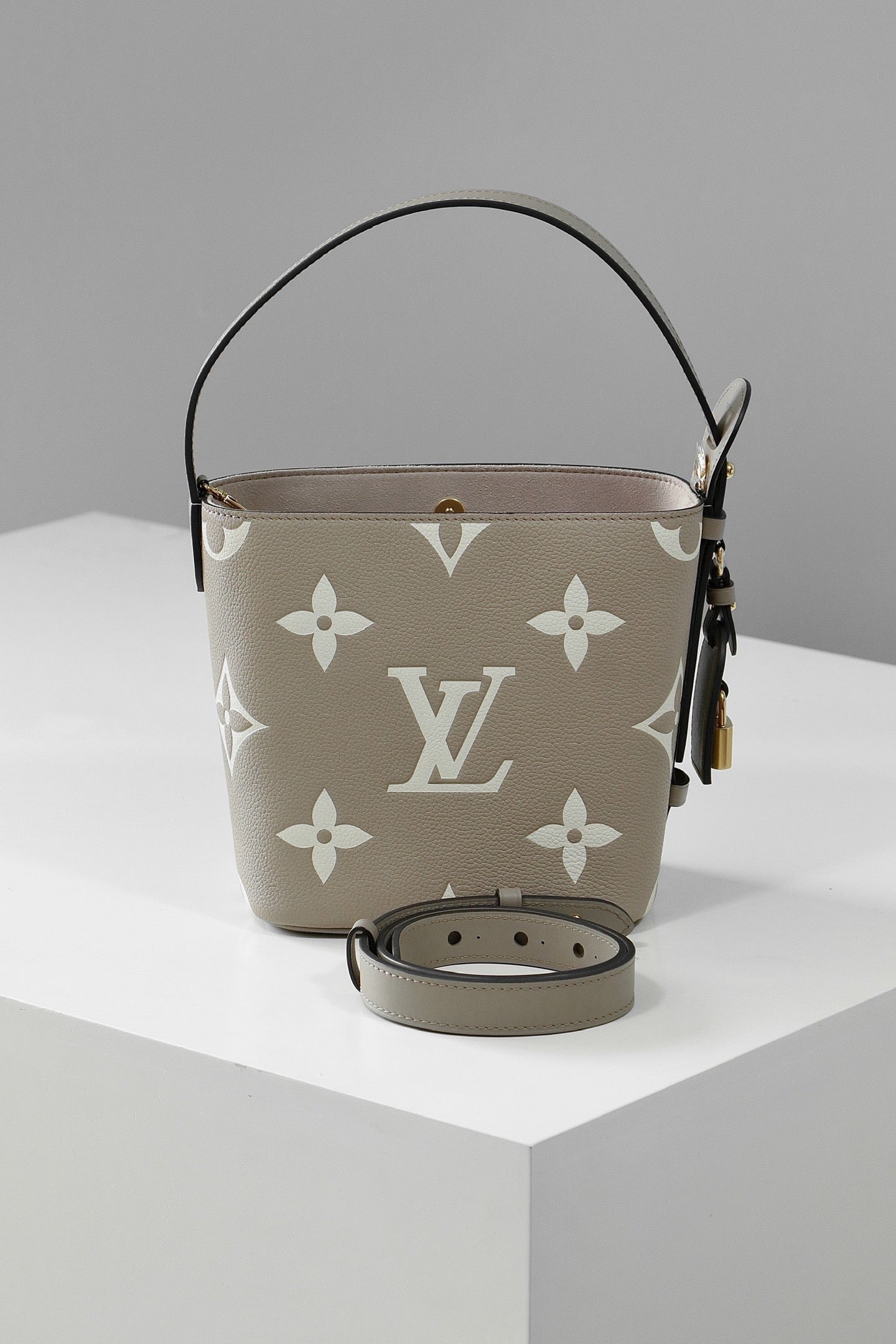 루이비통 앙프렝뜨 바이컬러 올 인 BB