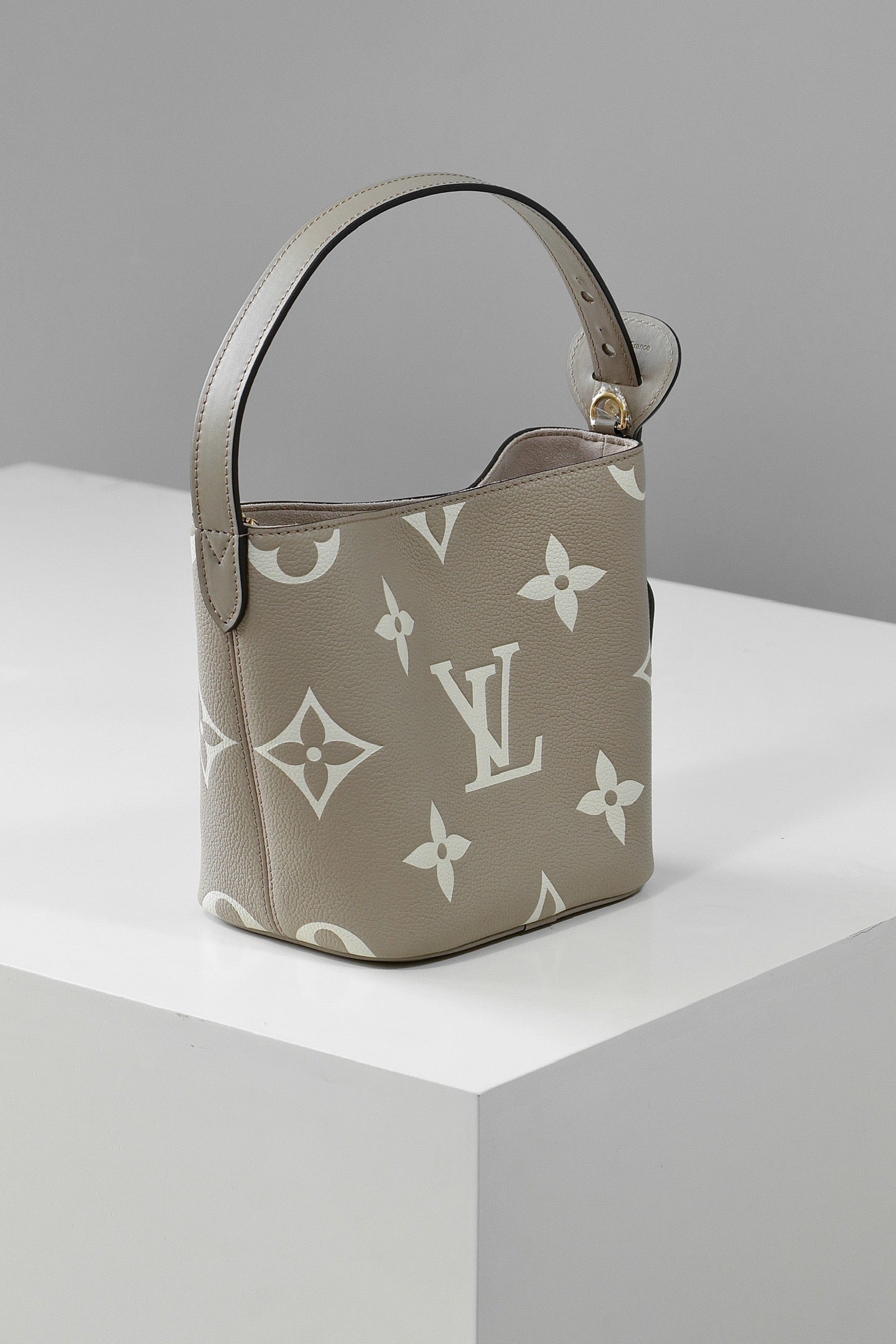 루이비통 앙프렝뜨 바이컬러 올 인 BB