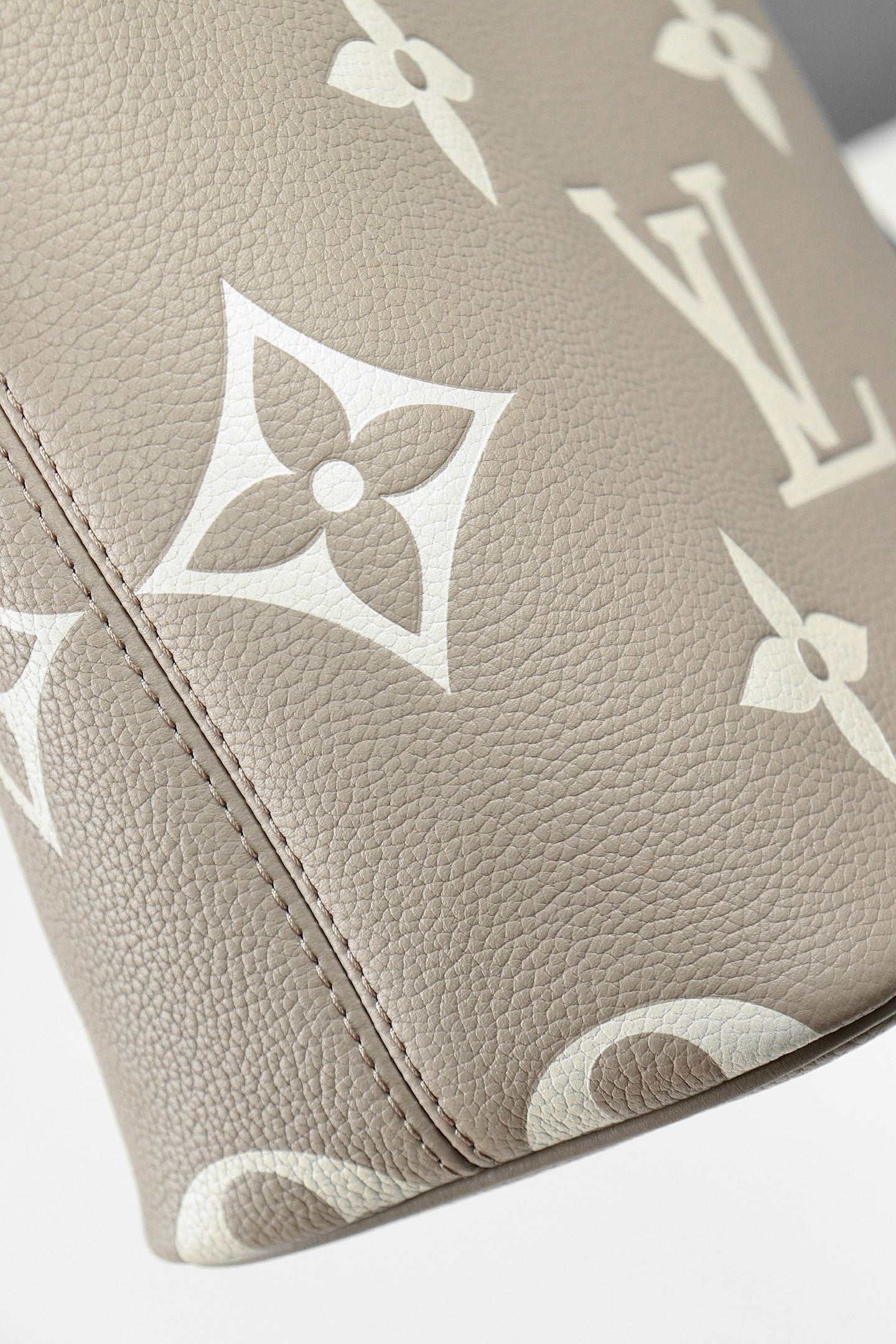 루이비통 앙프렝뜨 바이컬러 올 인 BB