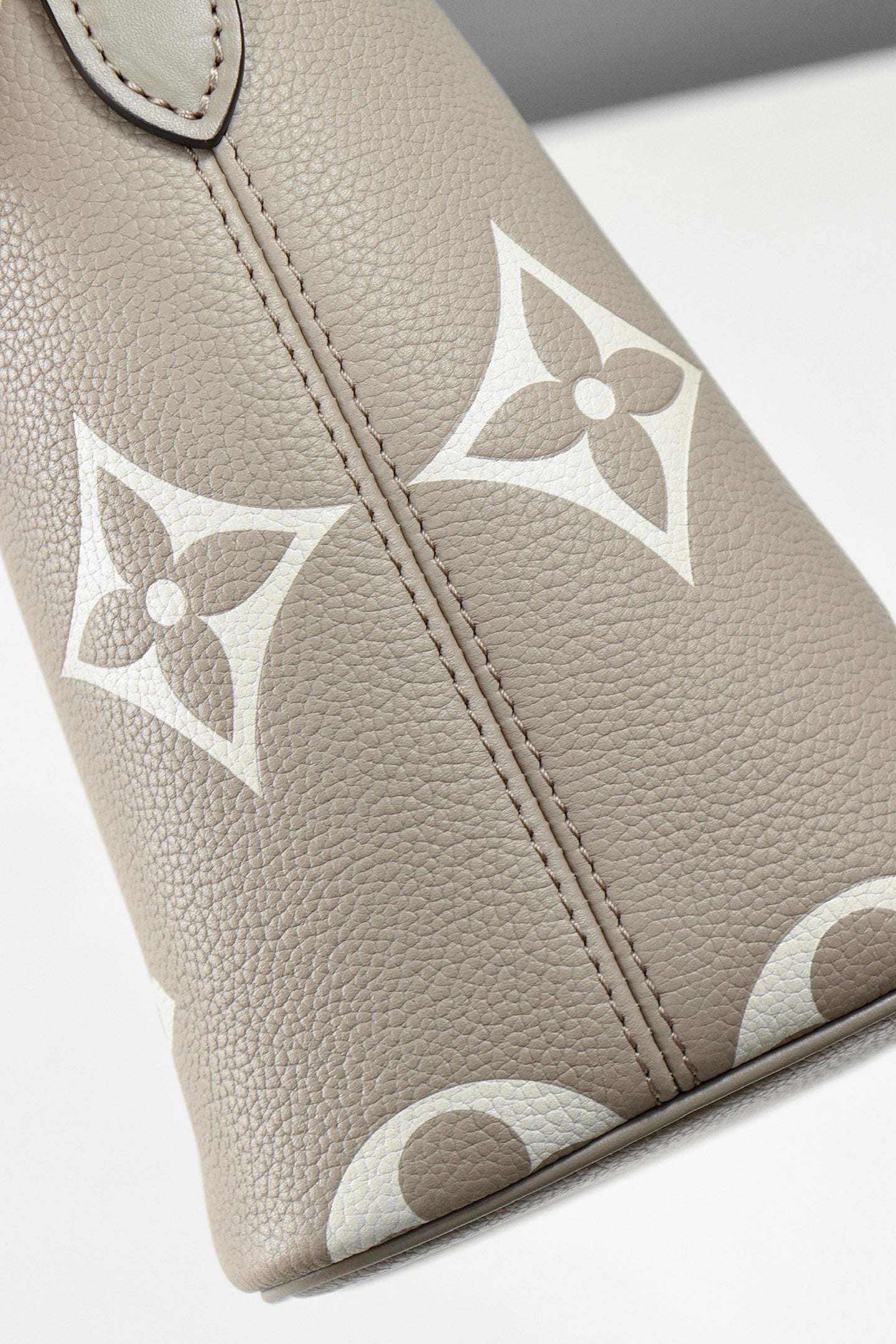 루이비통 앙프렝뜨 바이컬러 올 인 BB