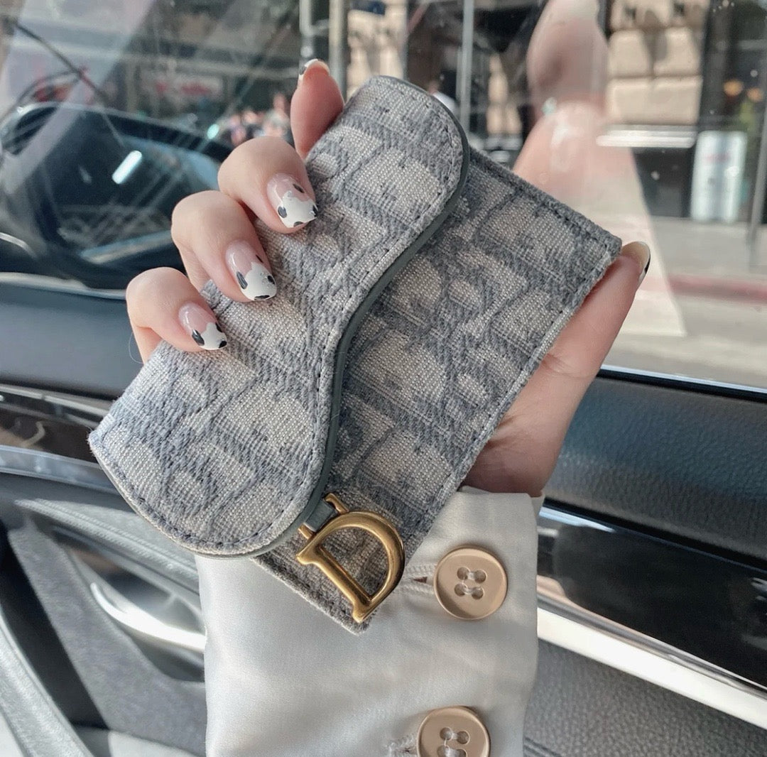 디올 새들 플랩 오블리크 카드