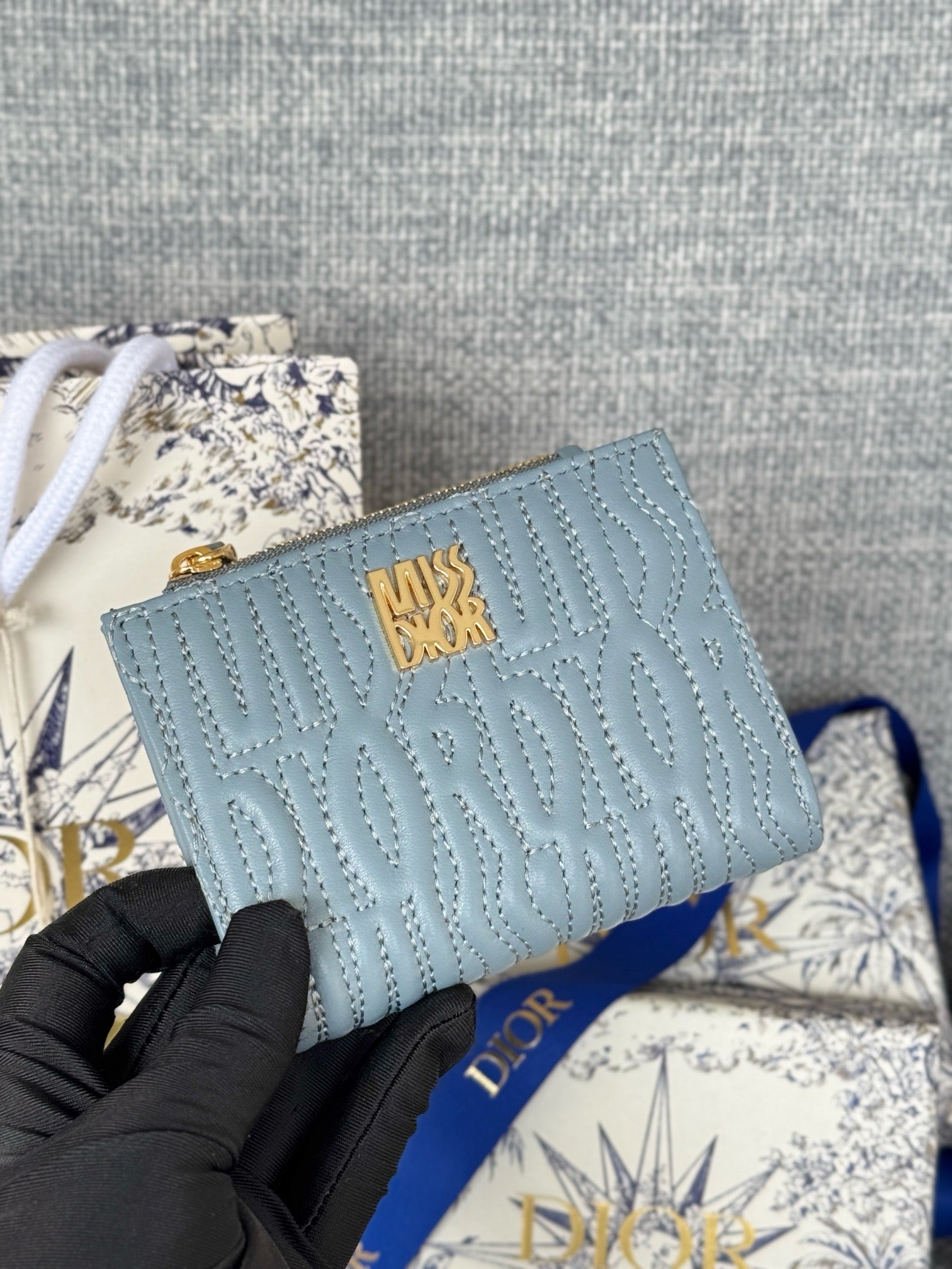 디올 미스 디올 달리아 울오버 지갑