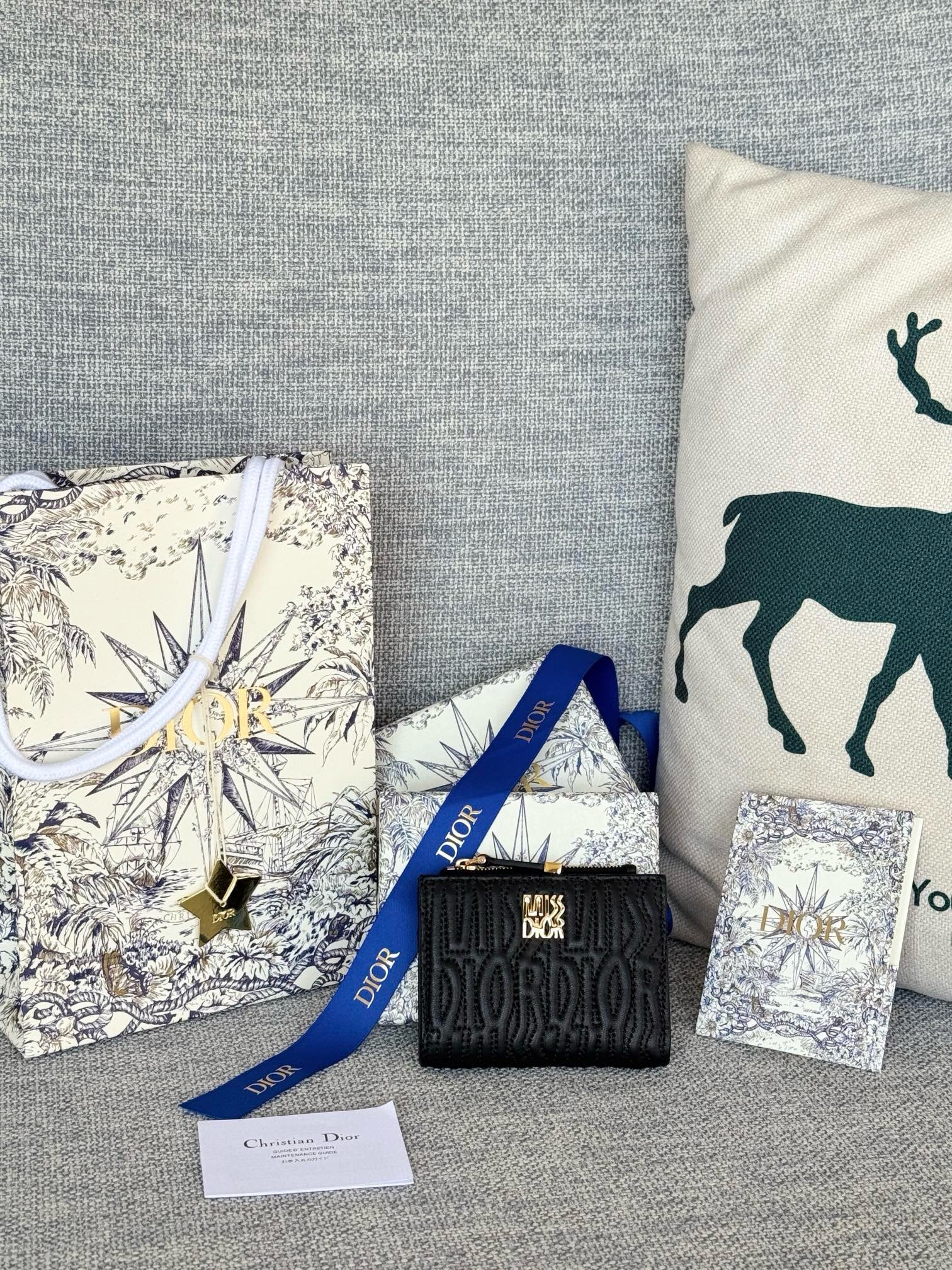 디올 미스 디올 달리아 울오버 지갑