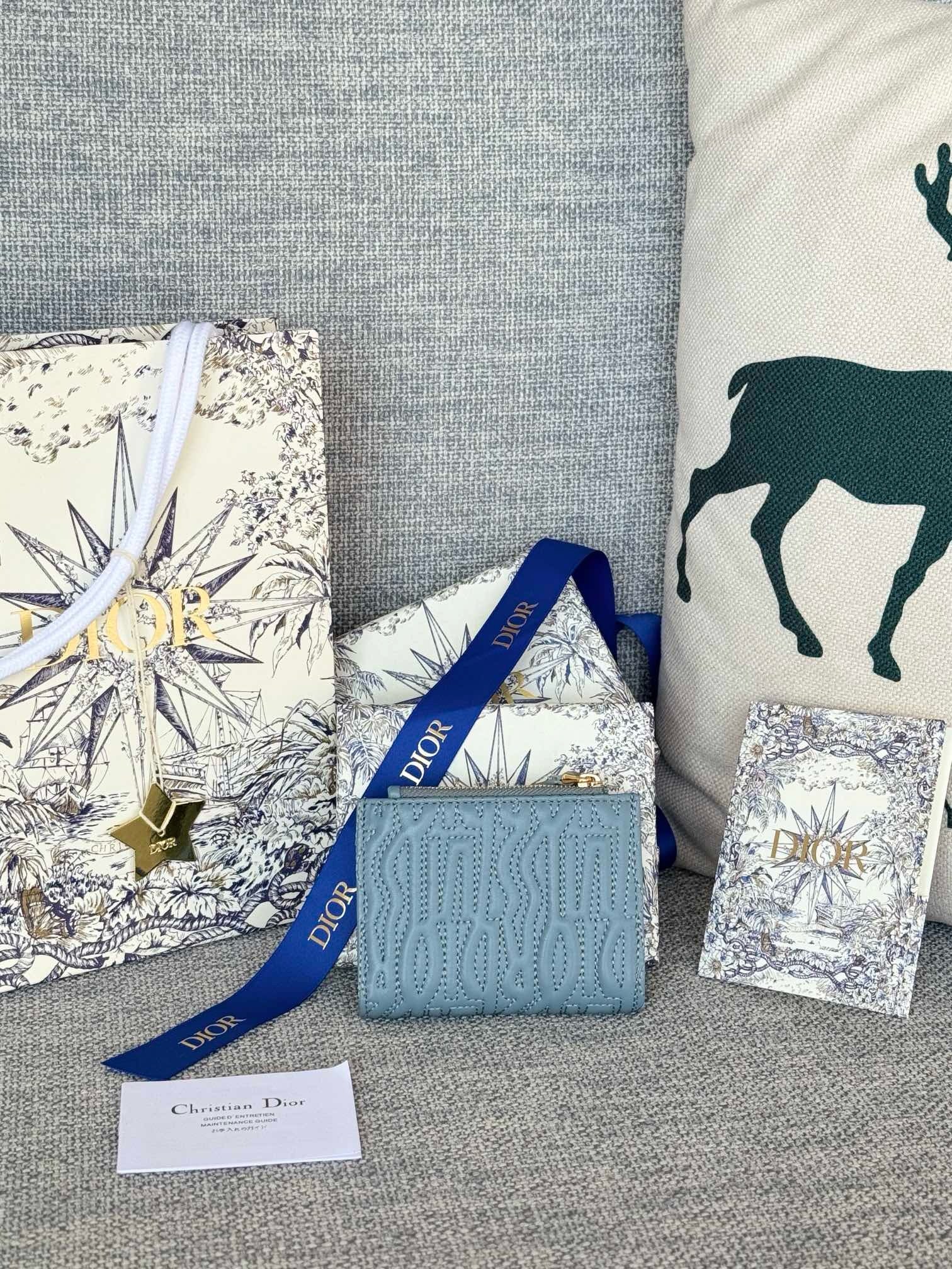 디올 미스 디올 달리아 울오버 지갑