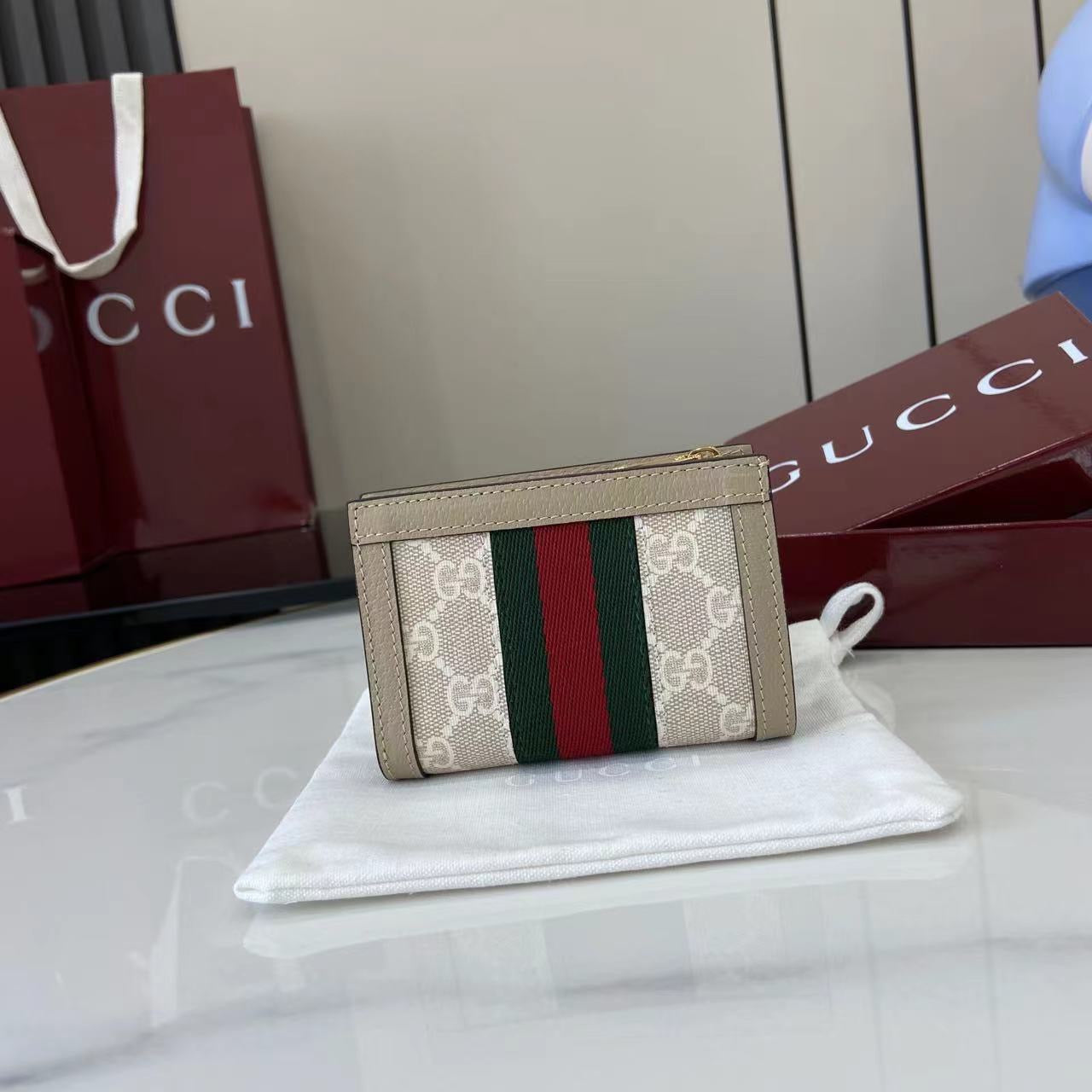 구찌 오피디아 스몰 사이즈 지갑