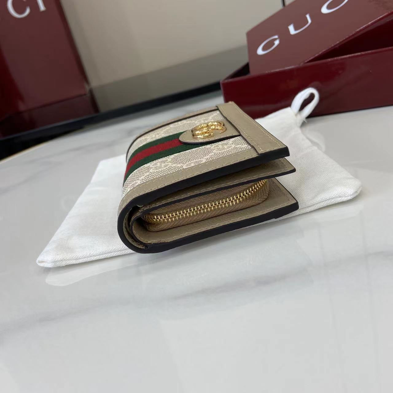 구찌 오피디아 스몰 사이즈 지갑