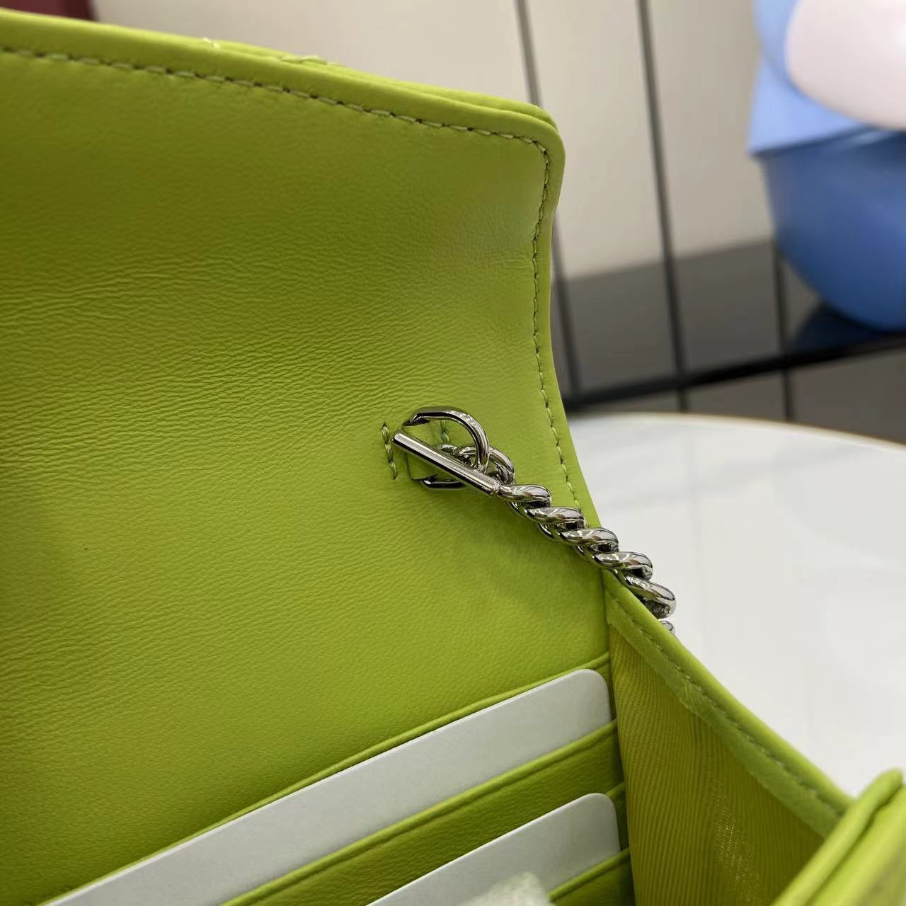 구찌 GG 마몬트 체인 달린 지갑