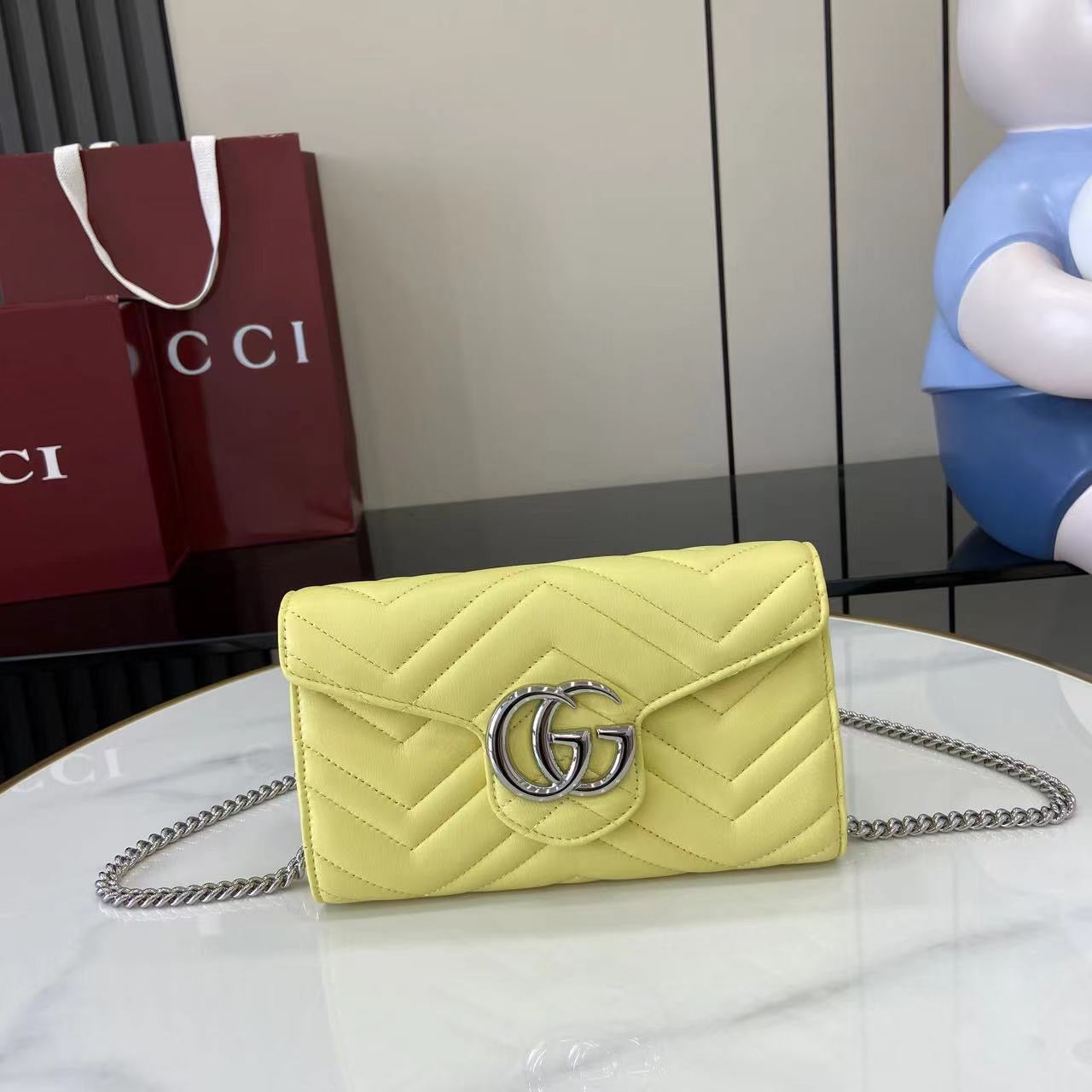 구찌 GG 마몬트 체인 달린 지갑