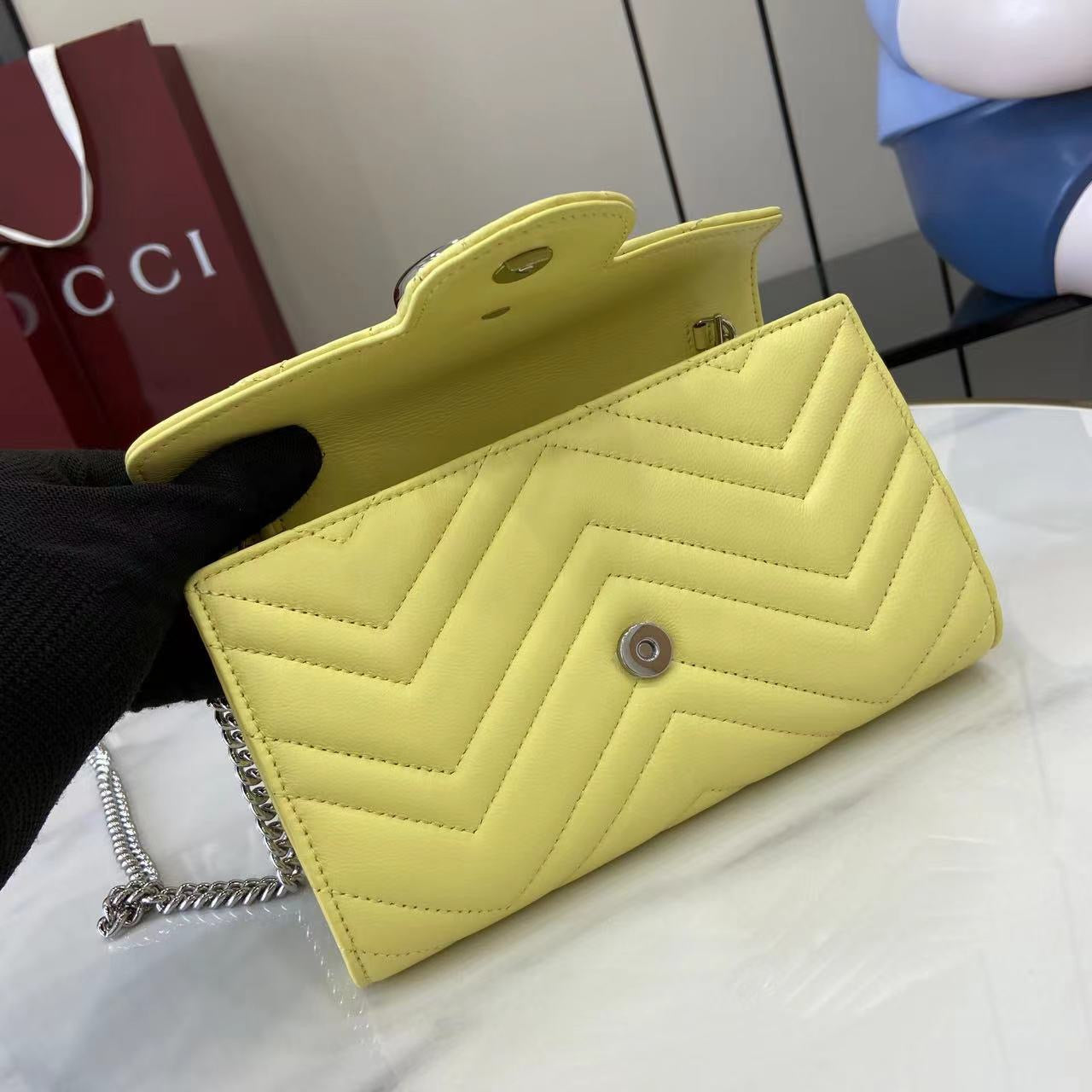 구찌 GG 마몬트 체인 달린 지갑