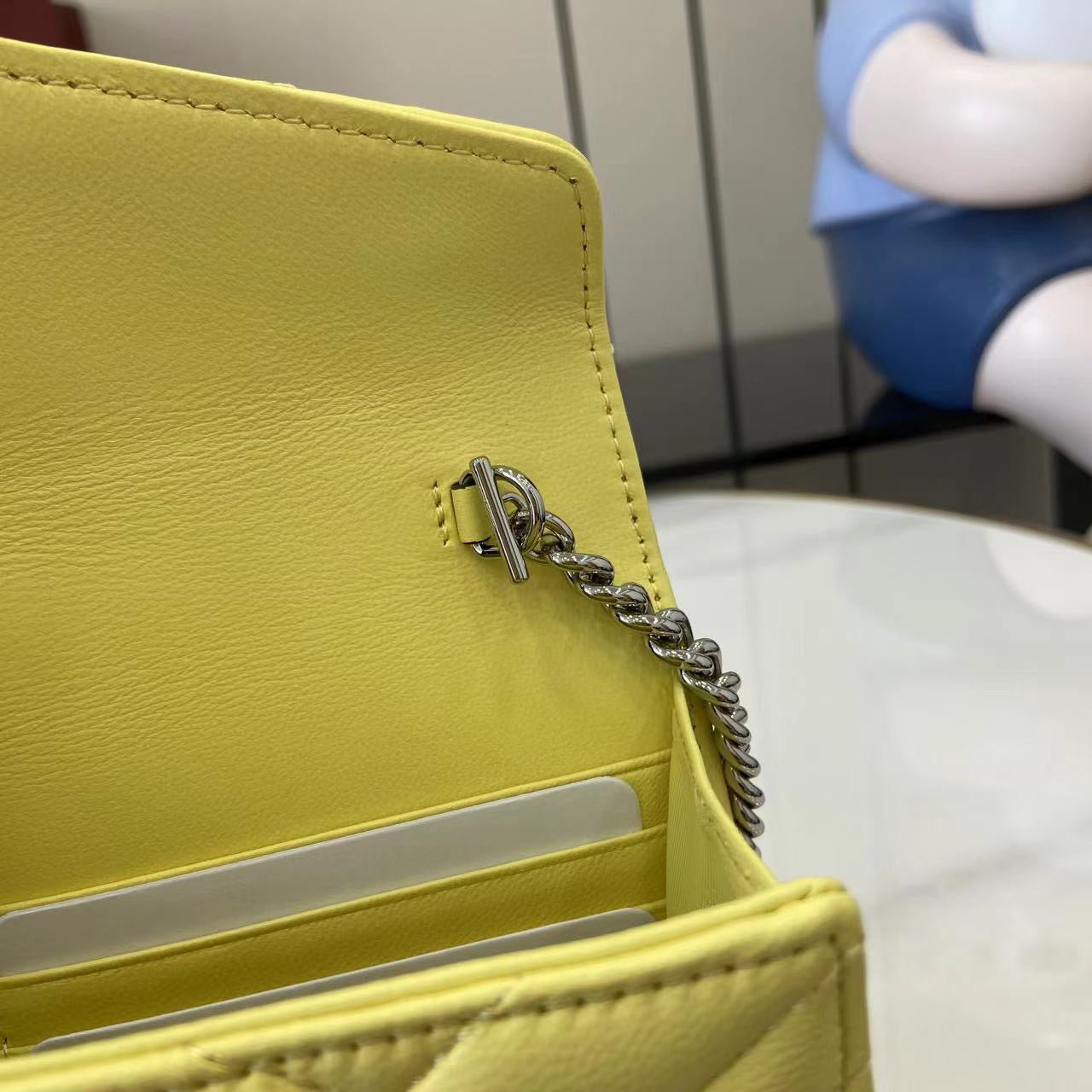 구찌 GG 마몬트 체인 달린 지갑