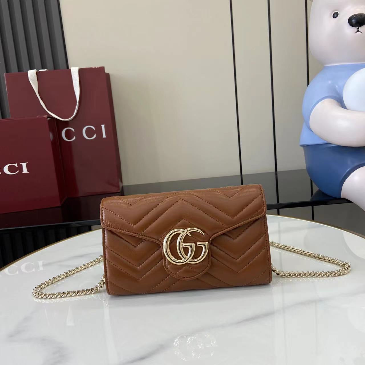 구찌 GG 마몬트 체인 달린 지갑