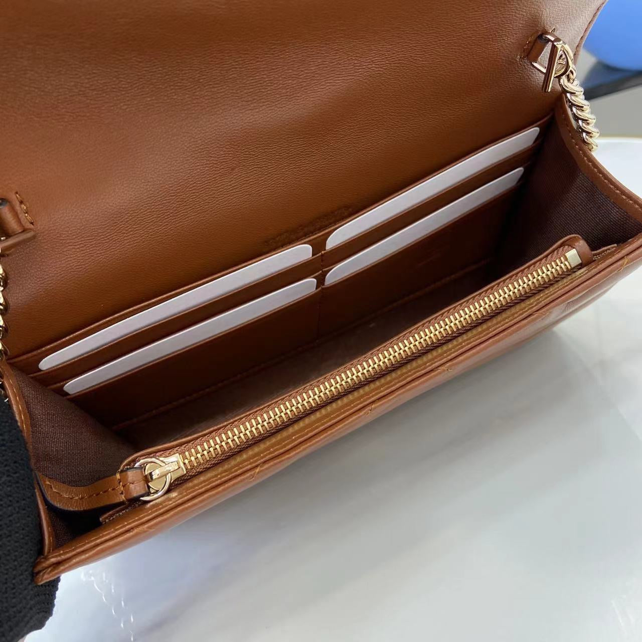 구찌 GG 마몬트 체인 달린 지갑