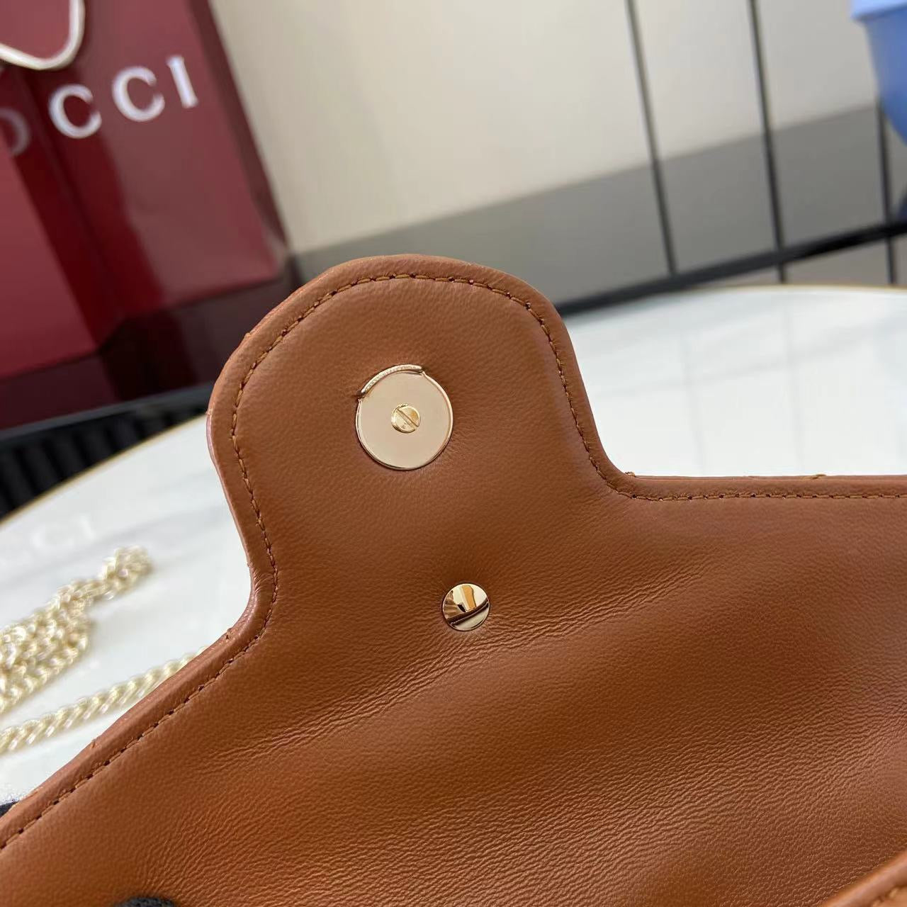 구찌 GG 마몬트 체인 달린 지갑