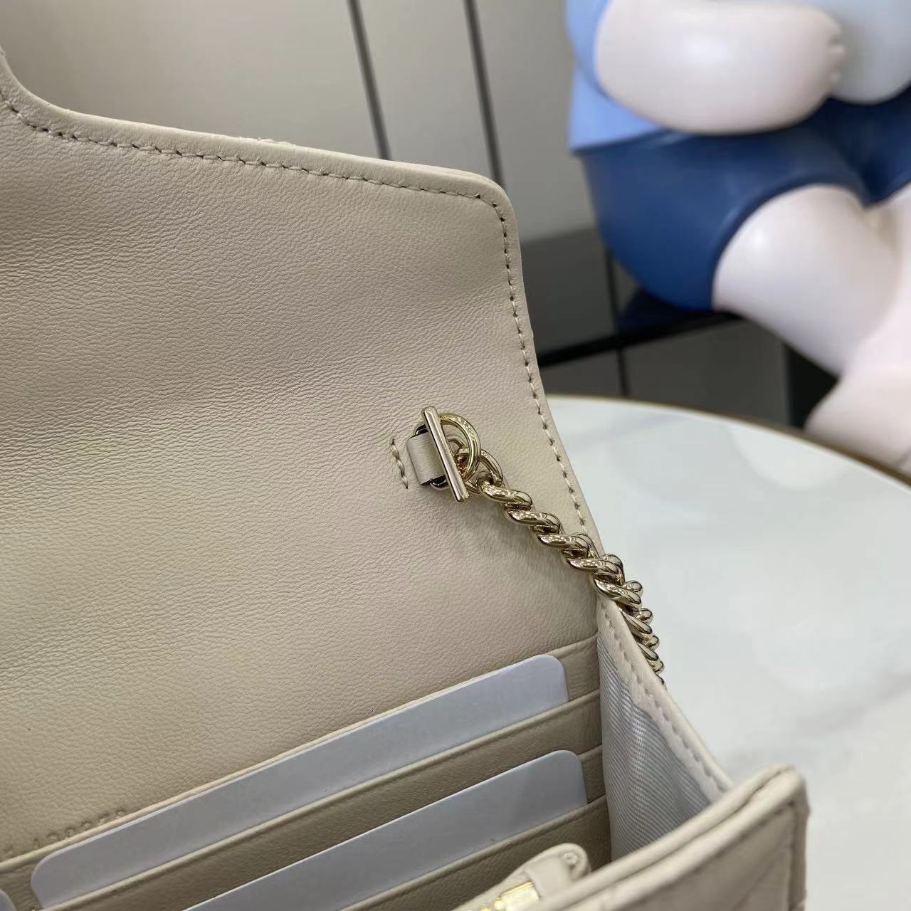 구찌 GG 마몬트 체인 달린 지갑