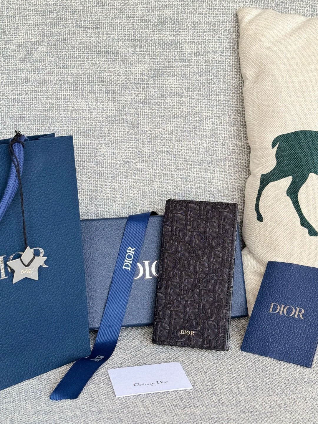 디올 오블리크 버티컬 장지갑