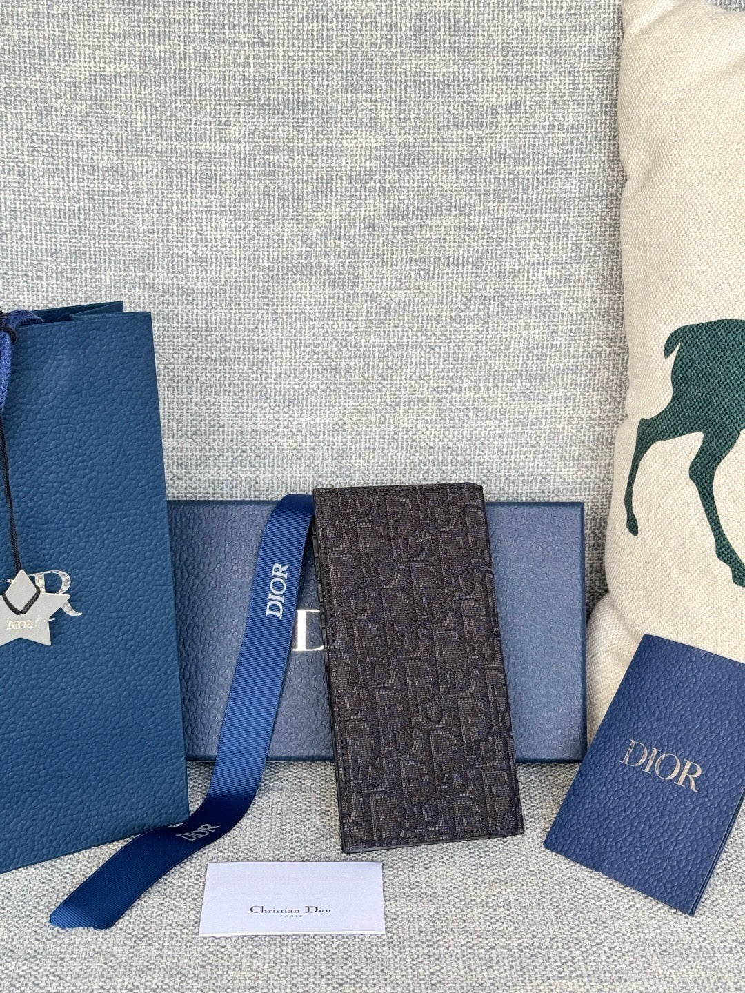 디올 오블리크 버티컬 장지갑