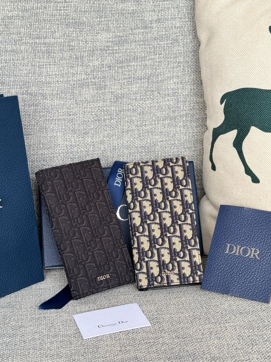 디올 오블리크 버티컬 장지갑