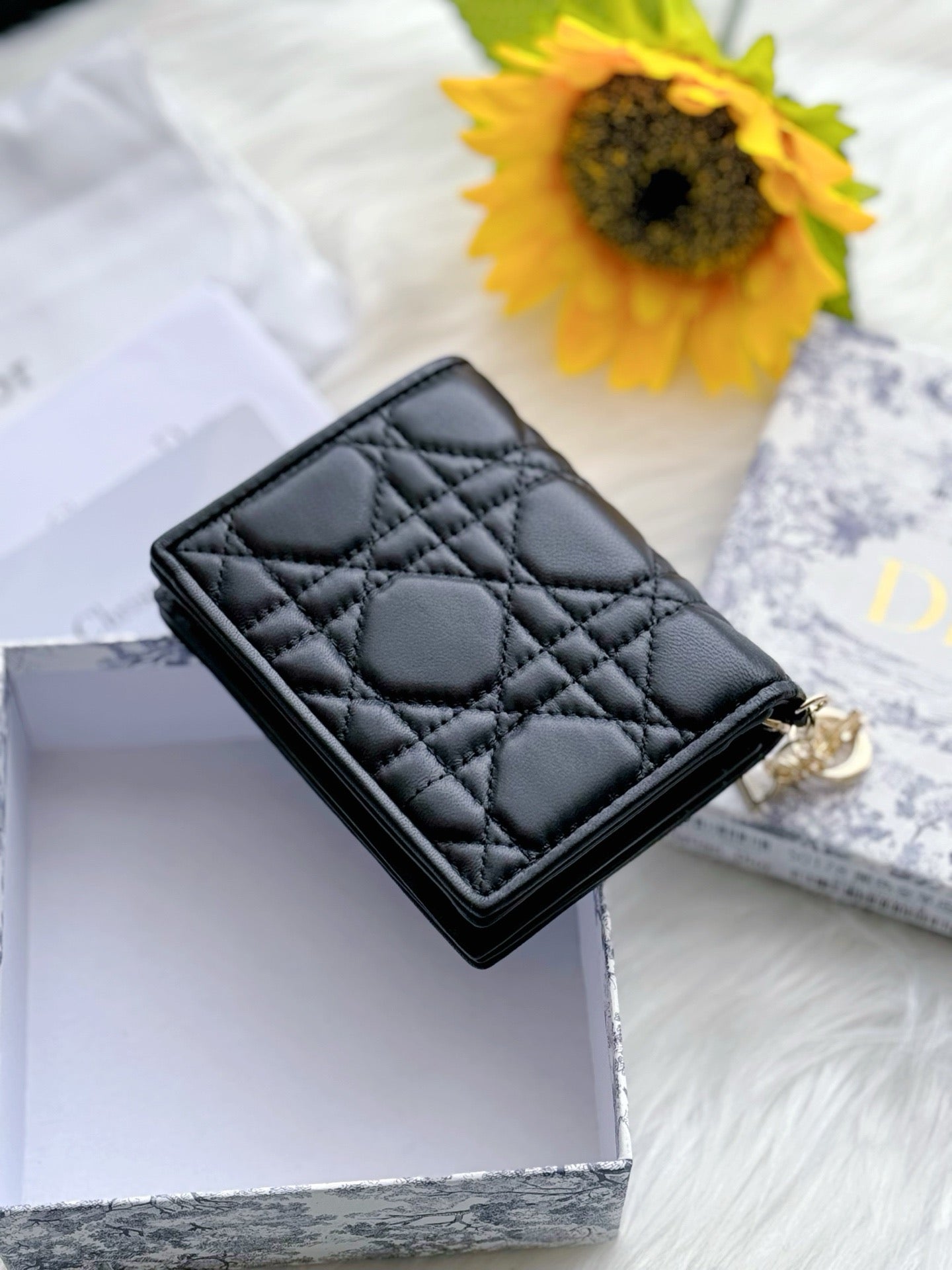 디올 레이디 반지갑