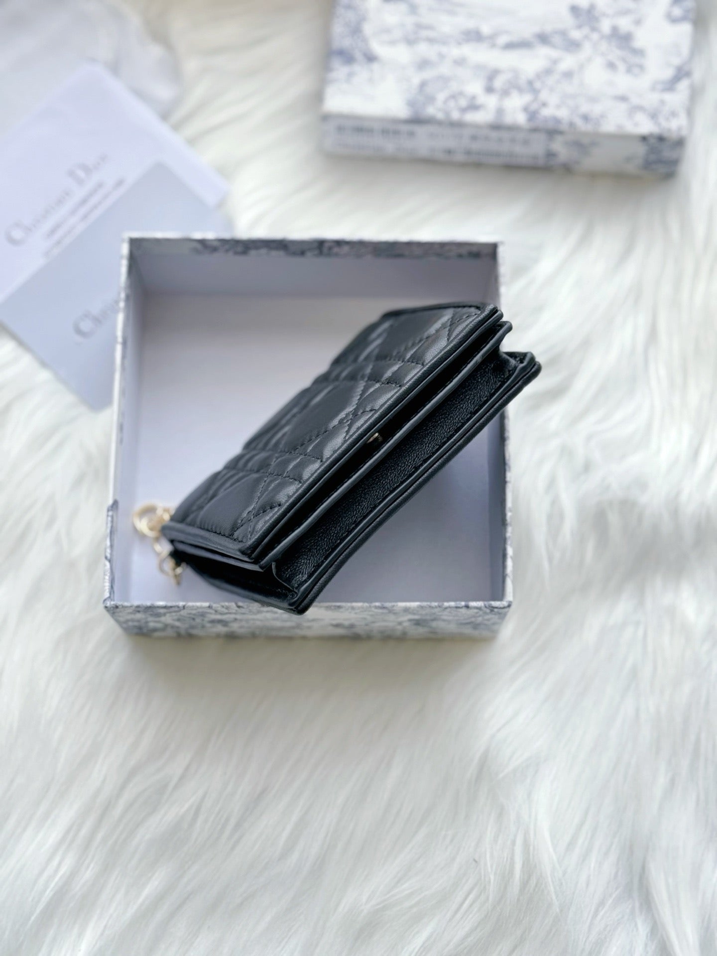 디올 레이디 반지갑