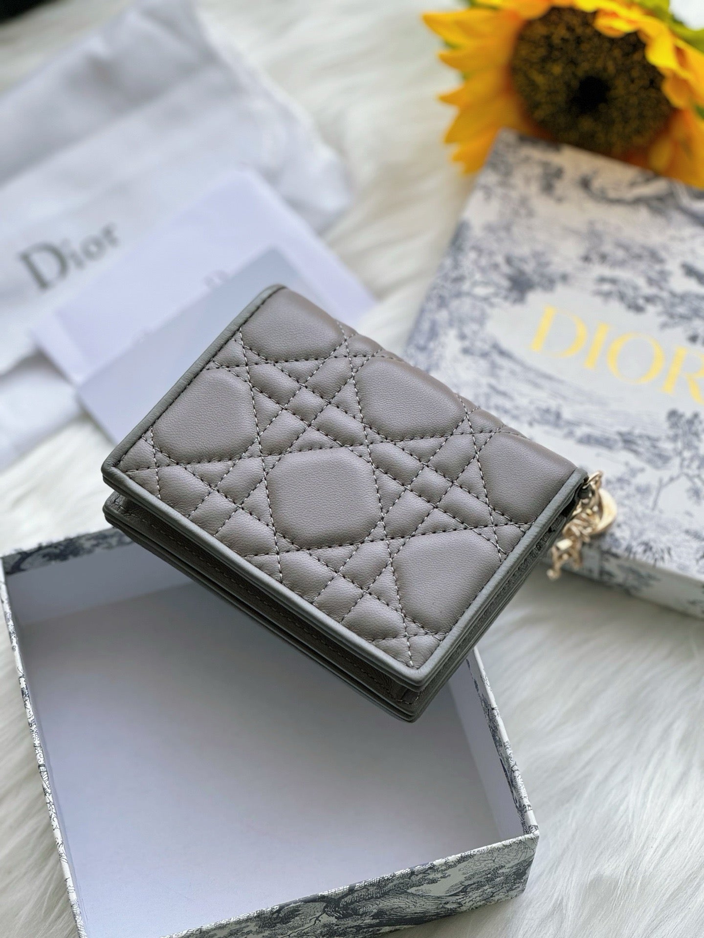 디올 레이디 반지갑