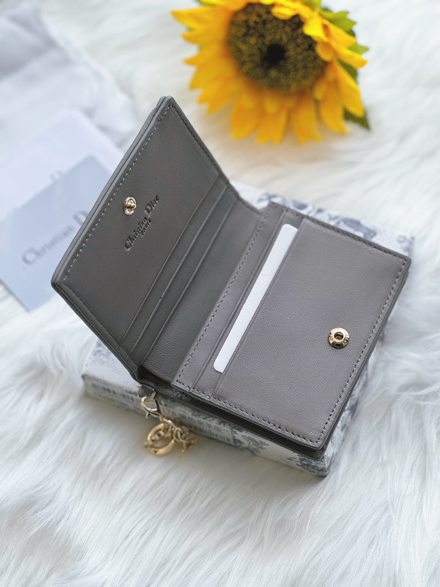 디올 레이디 반지갑