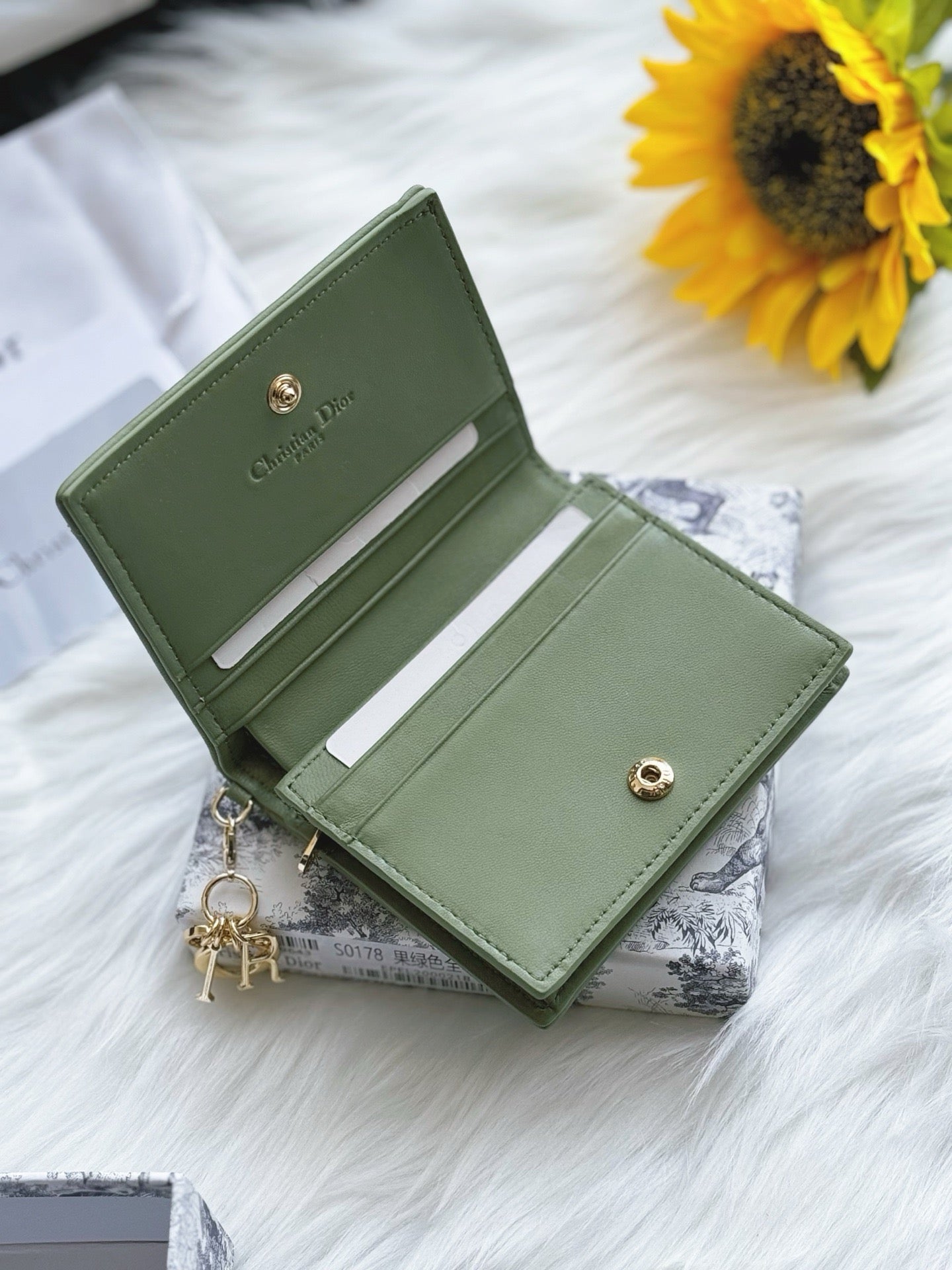 디올 레이디 반지갑