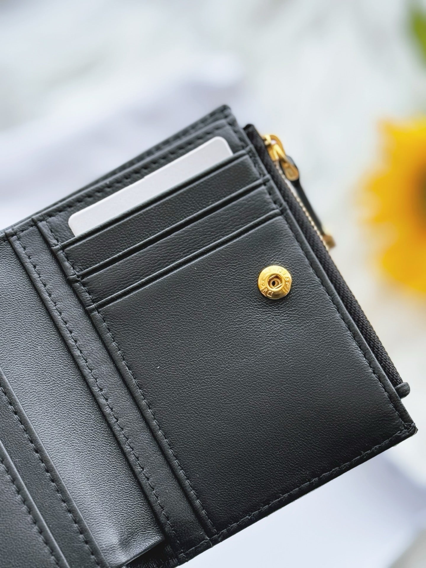 디올 카로 달리아 지갑