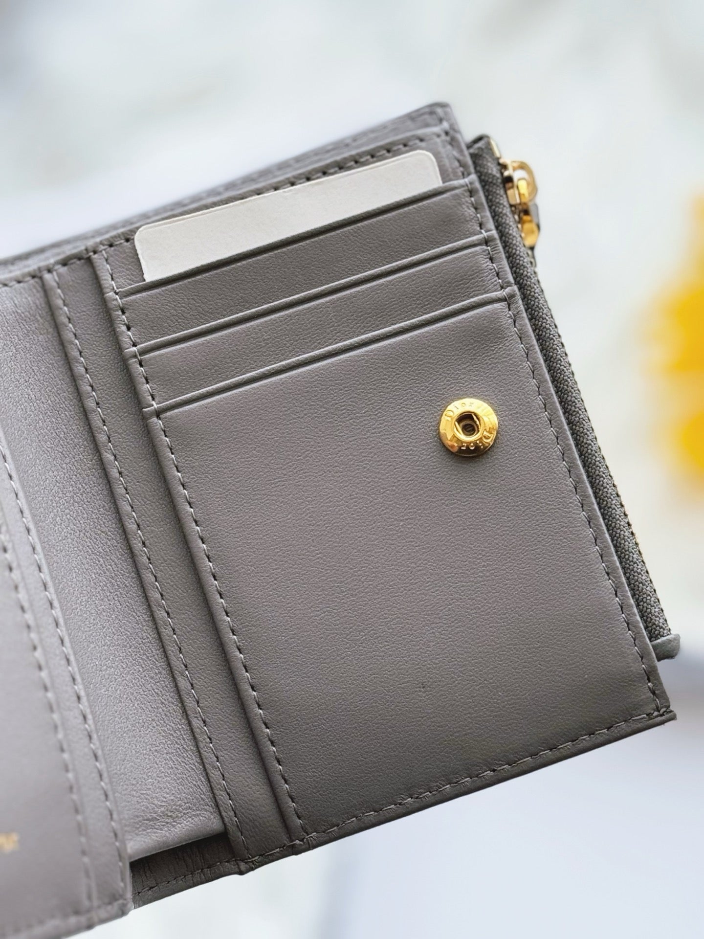 디올 카로 달리아 지갑