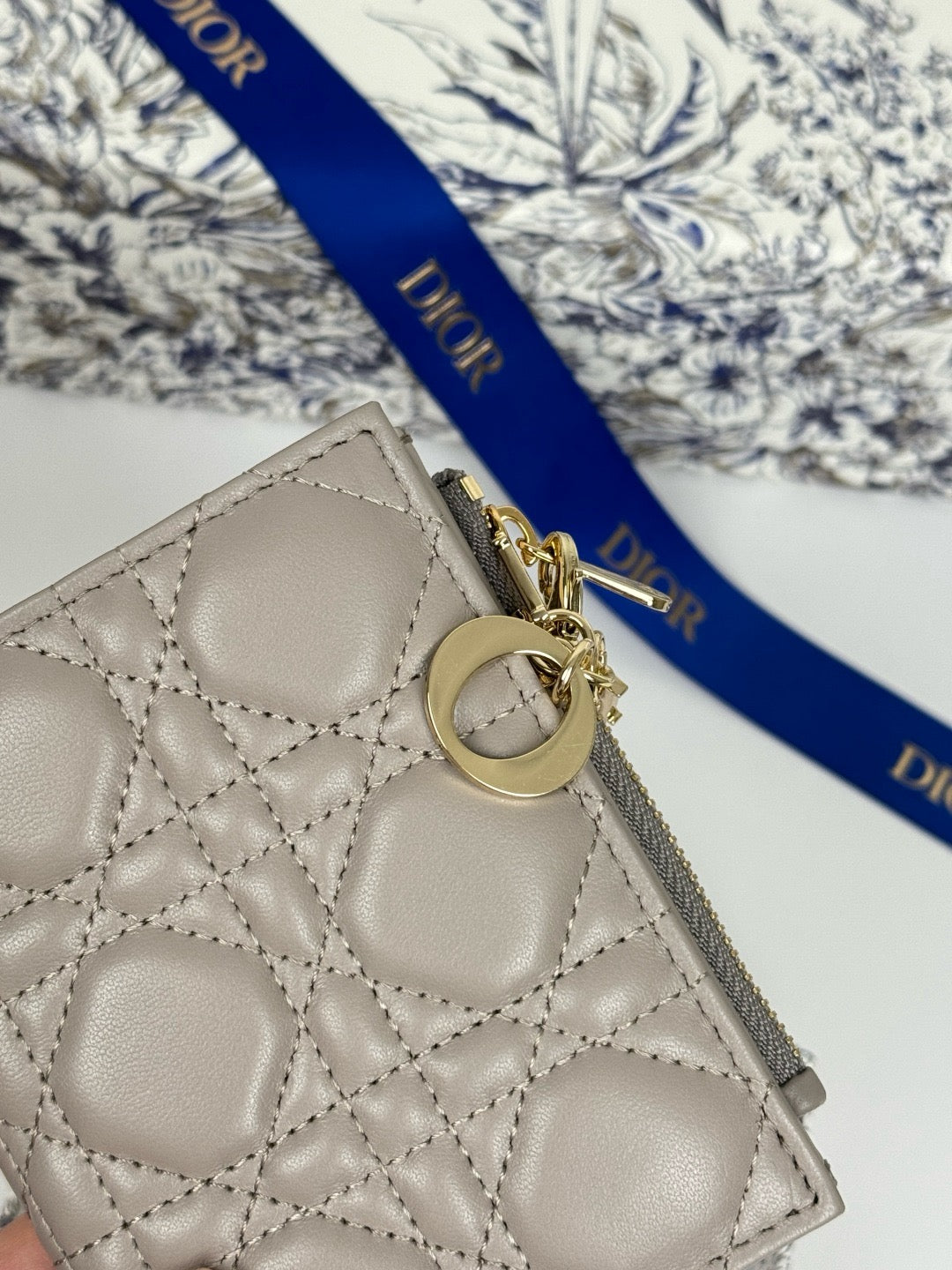 디올 레이디 달리아 지갑