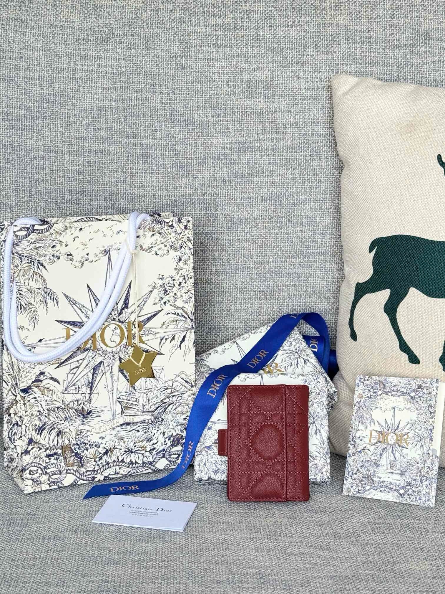 디올 카로 단델리온 카드 지갑