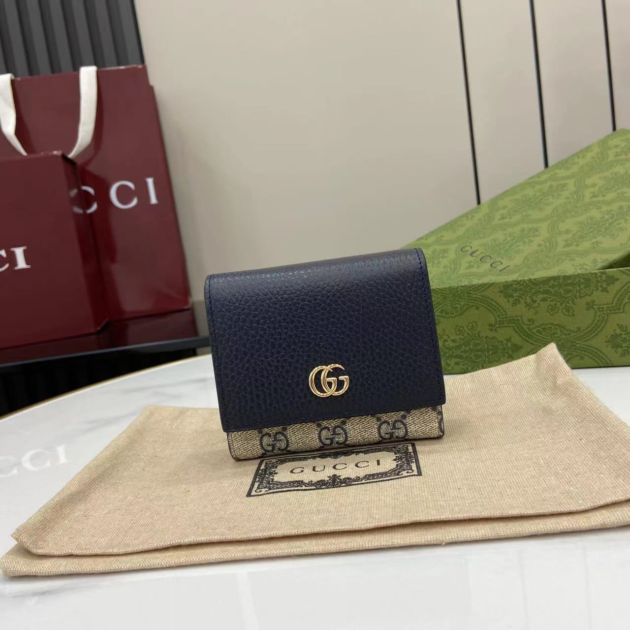 구찌 GG 마몬트 레더 지갑