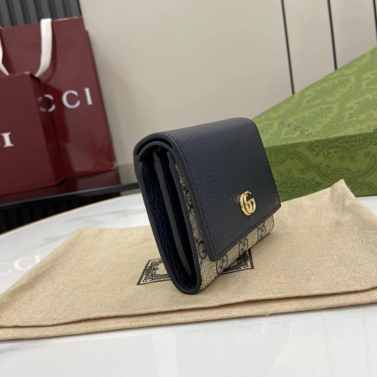 구찌 GG 마몬트 레더 지갑