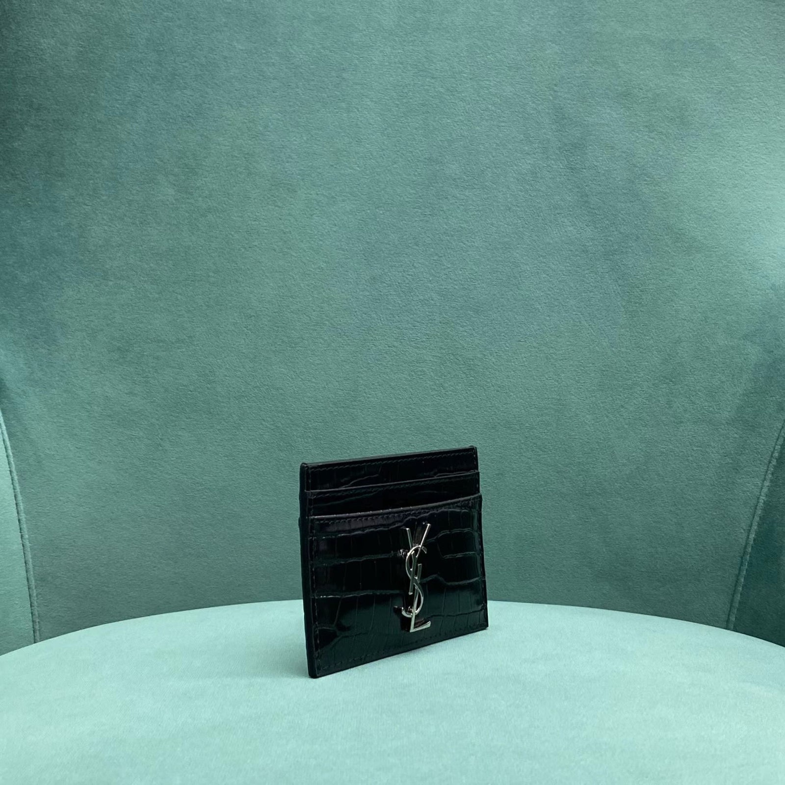 생로랑 모노그램 마테라쎄 카드지갑