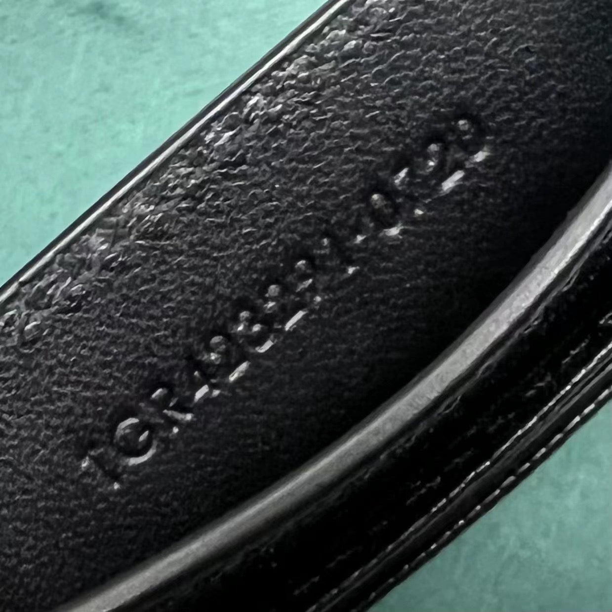 생로랑 모노그램 마테라쎄 카드지갑