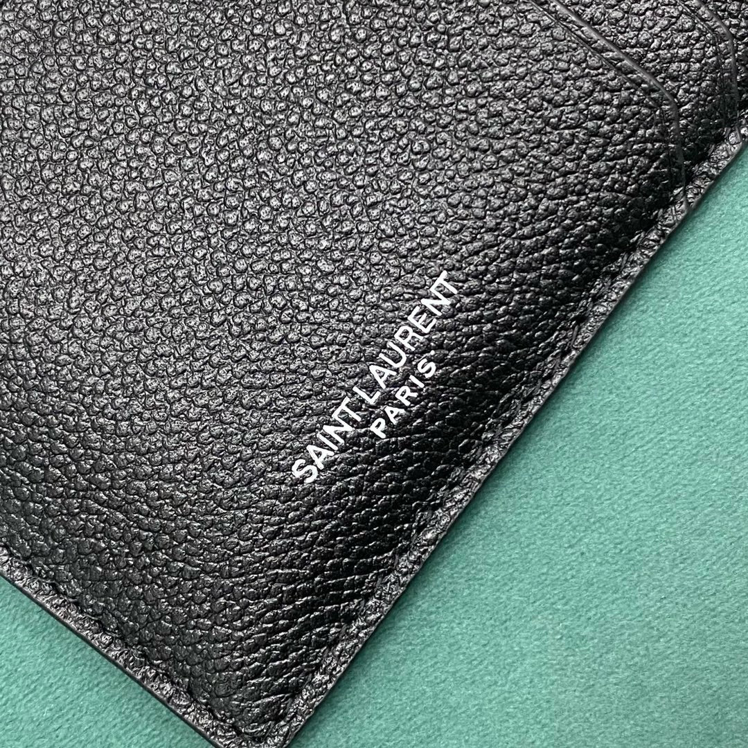 생로랑 시그니처 로고 지퍼 카드 홀더