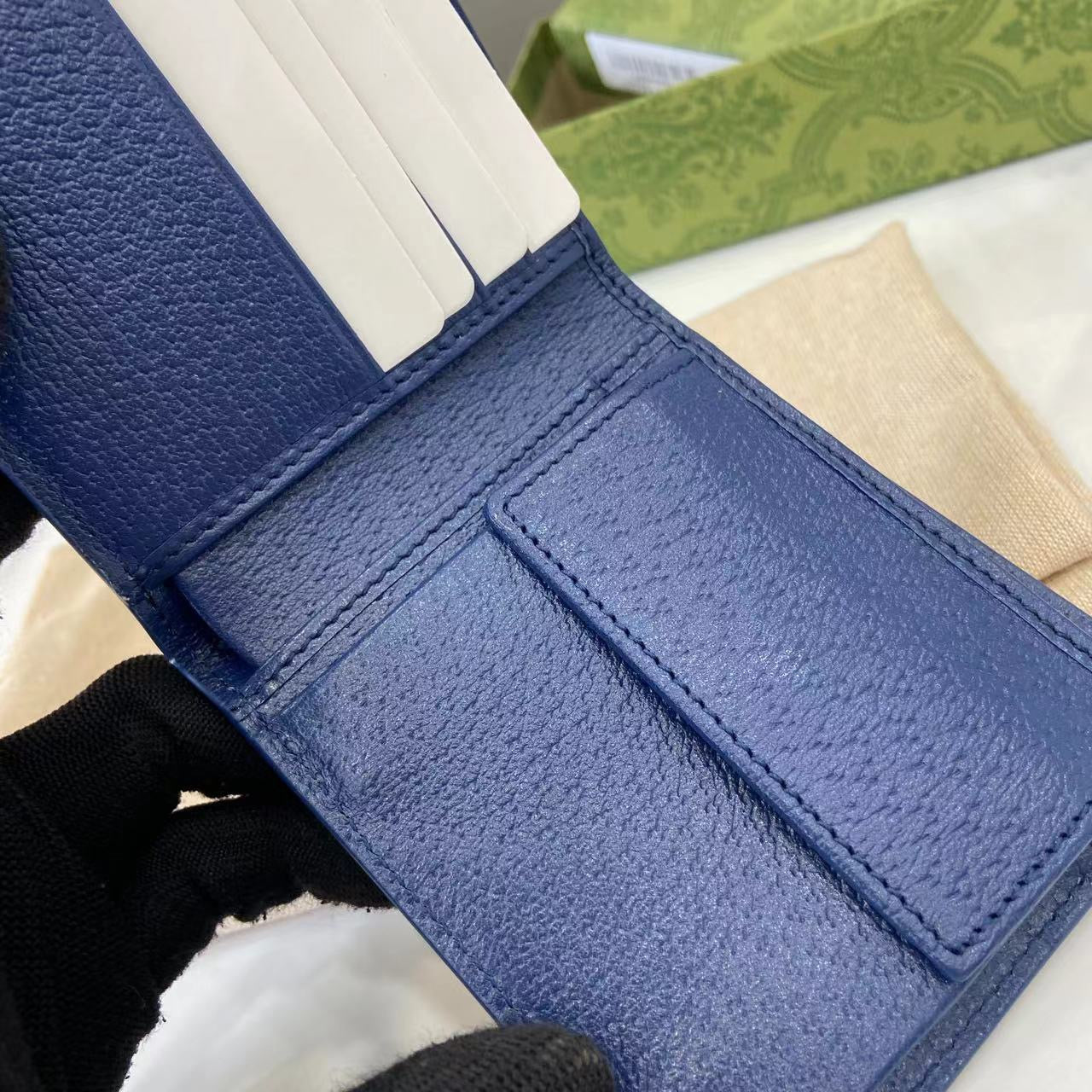 구찌 GG 플라크 디테일 슈프림 코인 반지갑