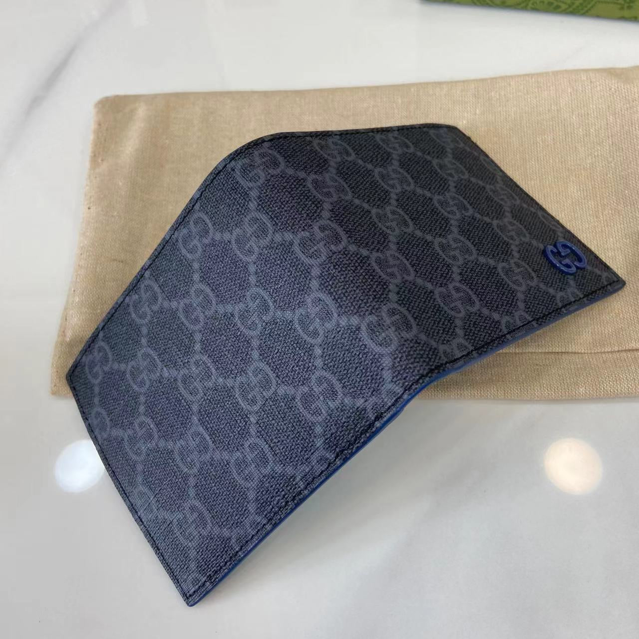 구찌 GG 플라크 디테일 슈프림 코인 반지갑