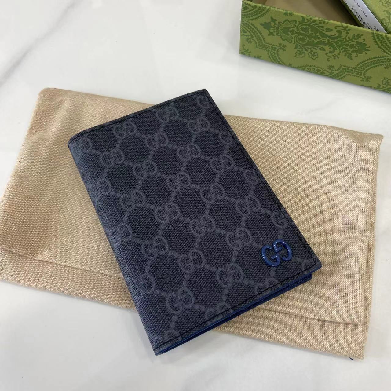 구찌 GG 여권 케이스